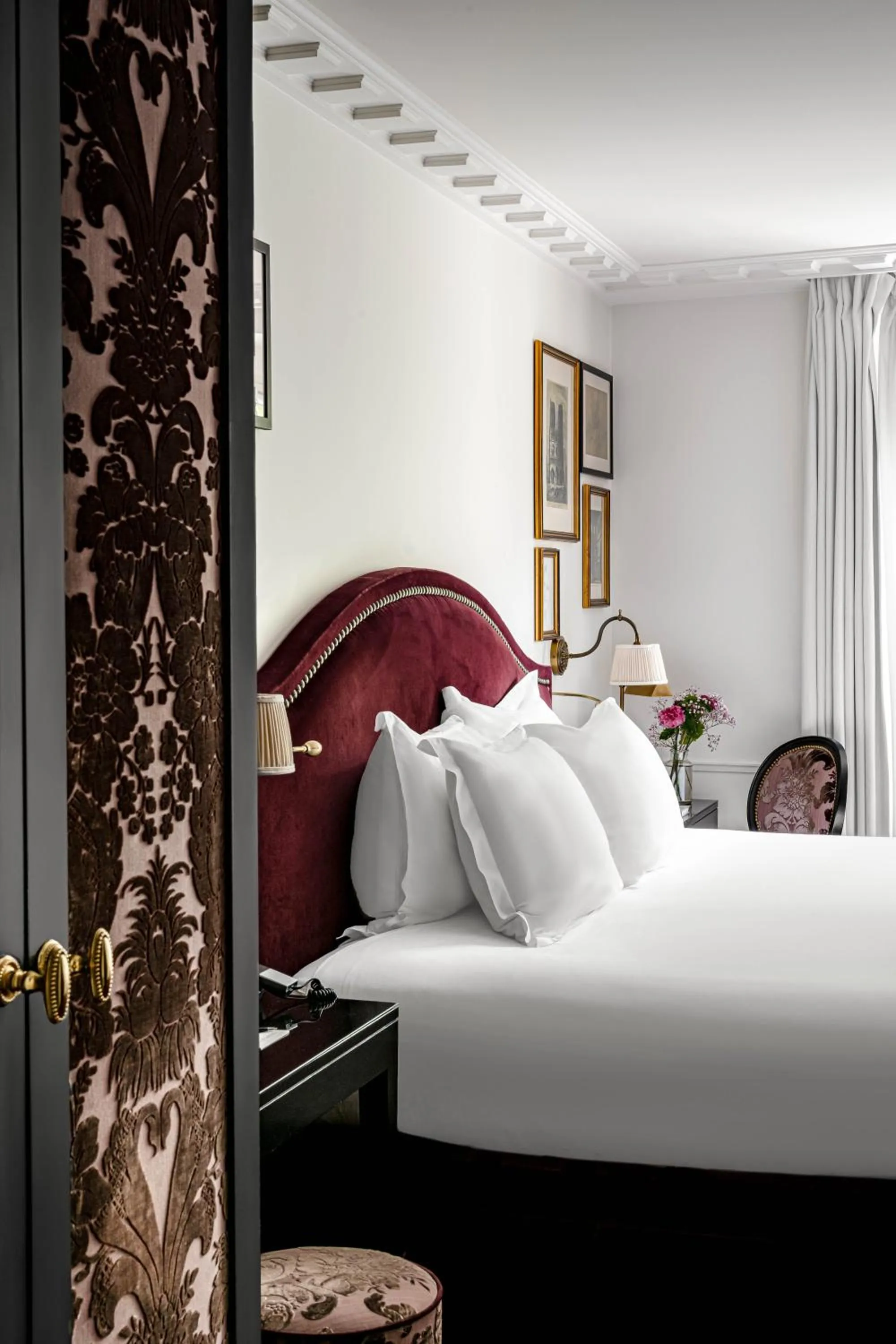 Bedroom, Bed in La Chambre du Marais