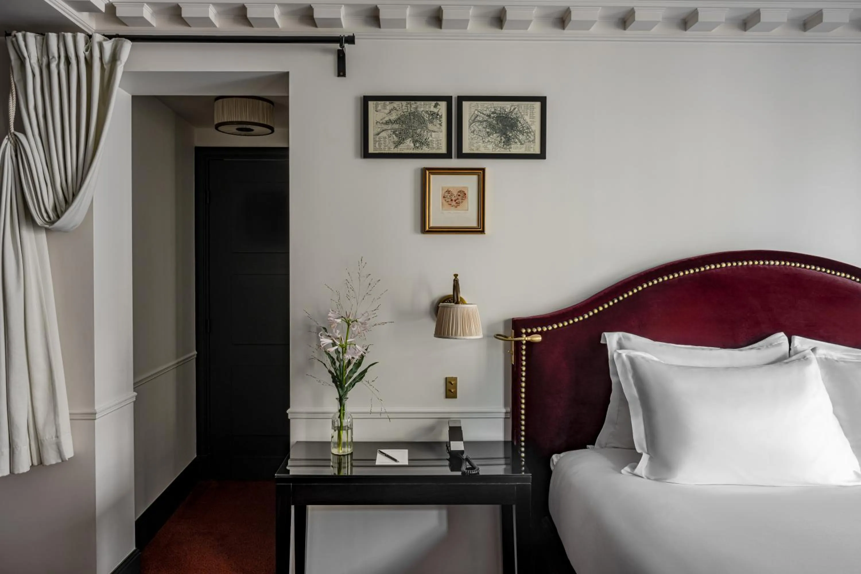 Bedroom, Bed in La Chambre du Marais