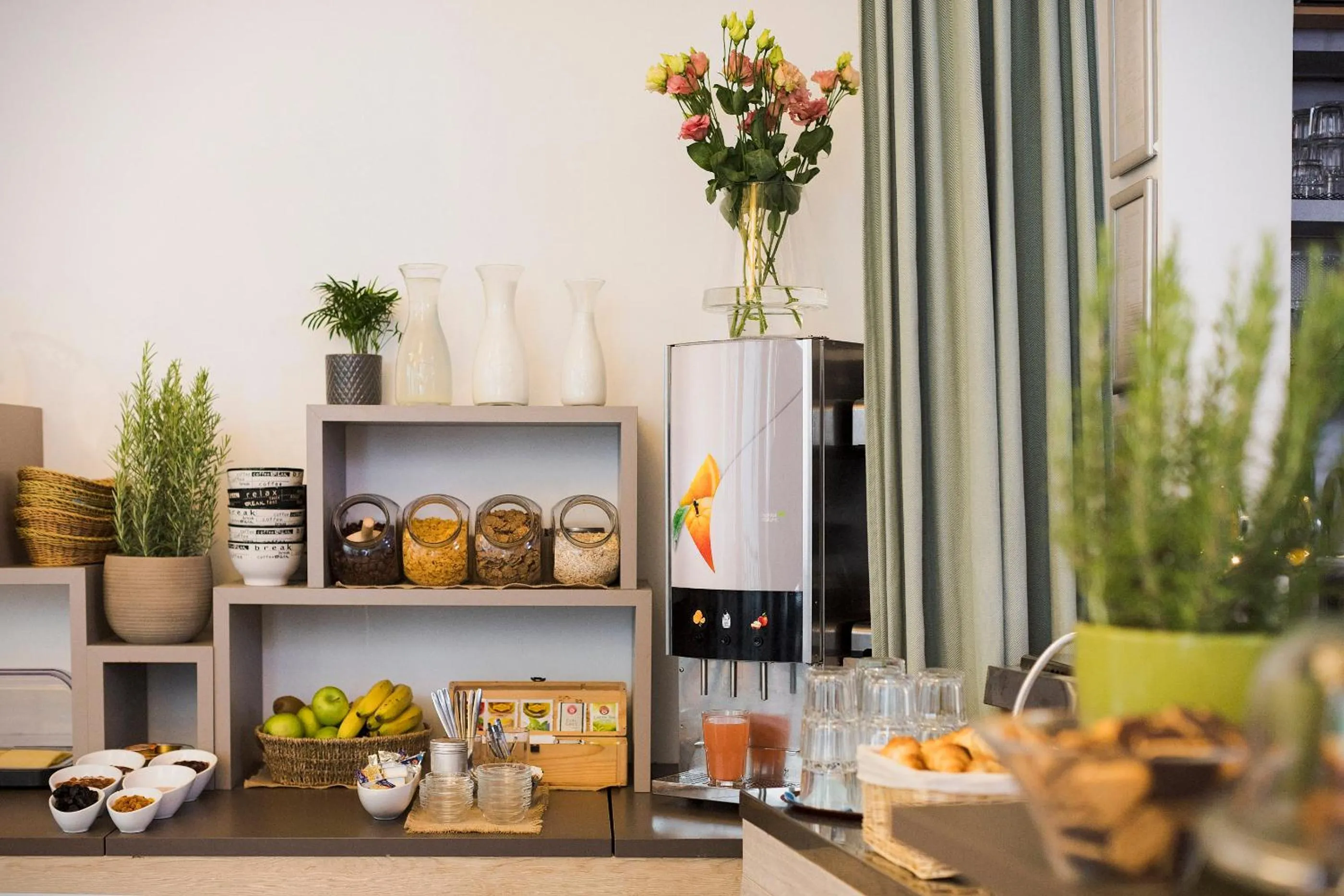 Food and drinks in Art Hotel