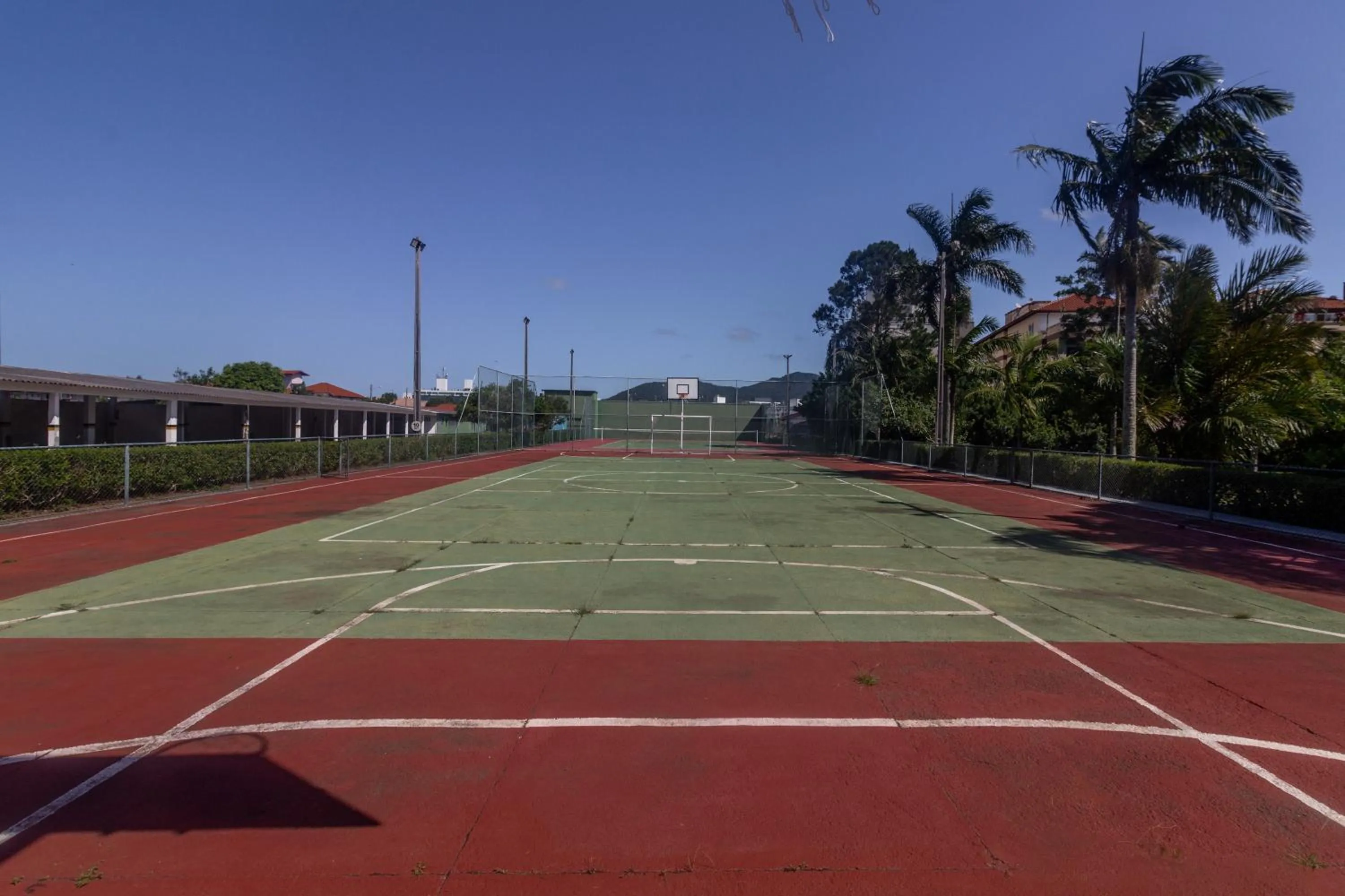 Tennis court in Hotel Porto Sol Beach