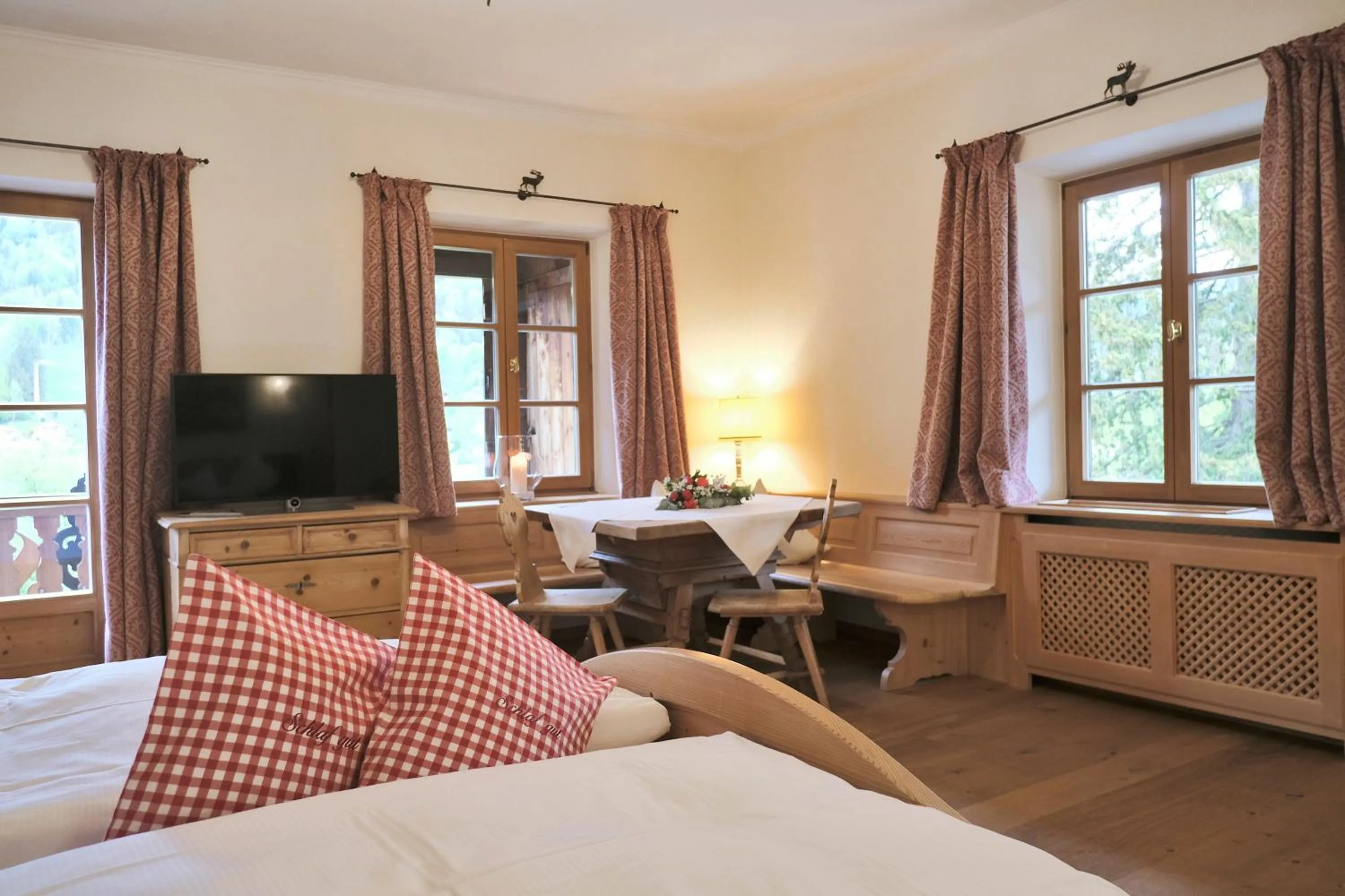 TV and multimedia in Hotel Maier zum Kirschner