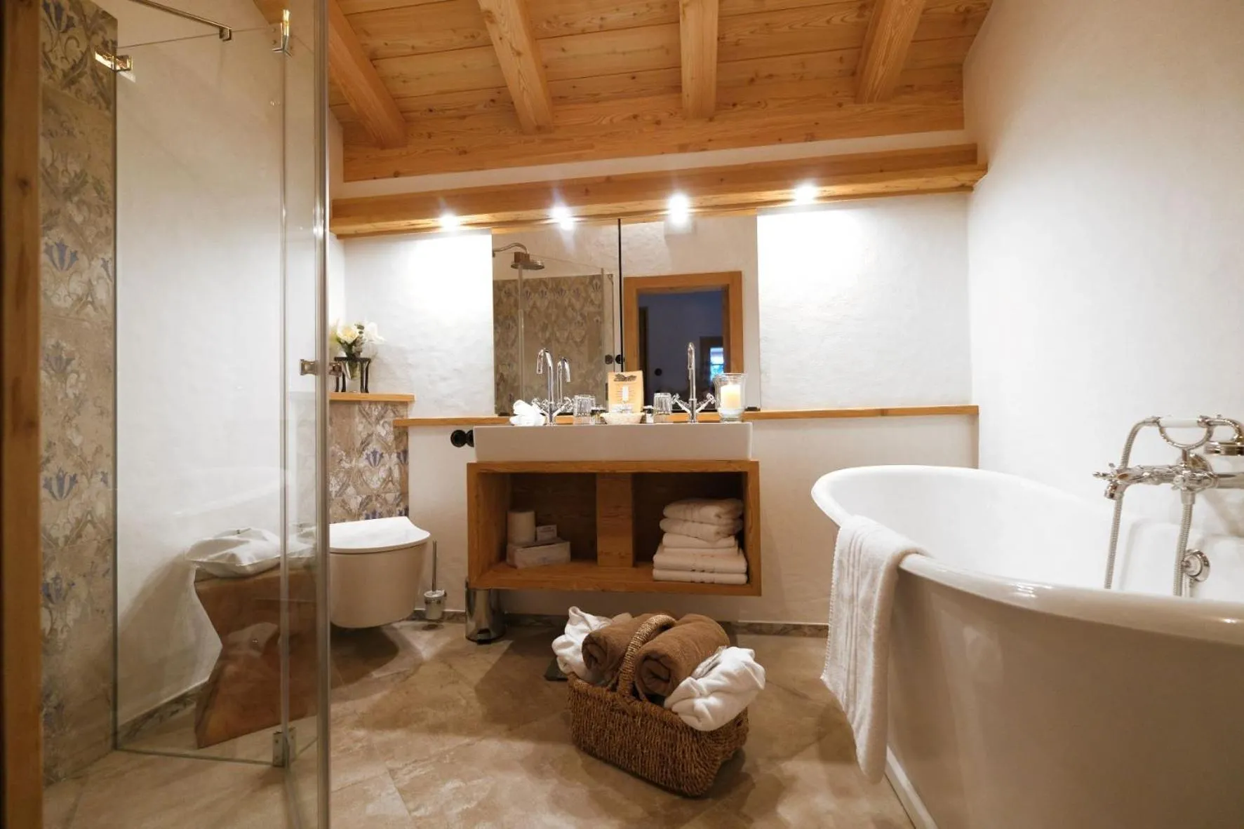 Bathroom in Hotel Maier zum Kirschner