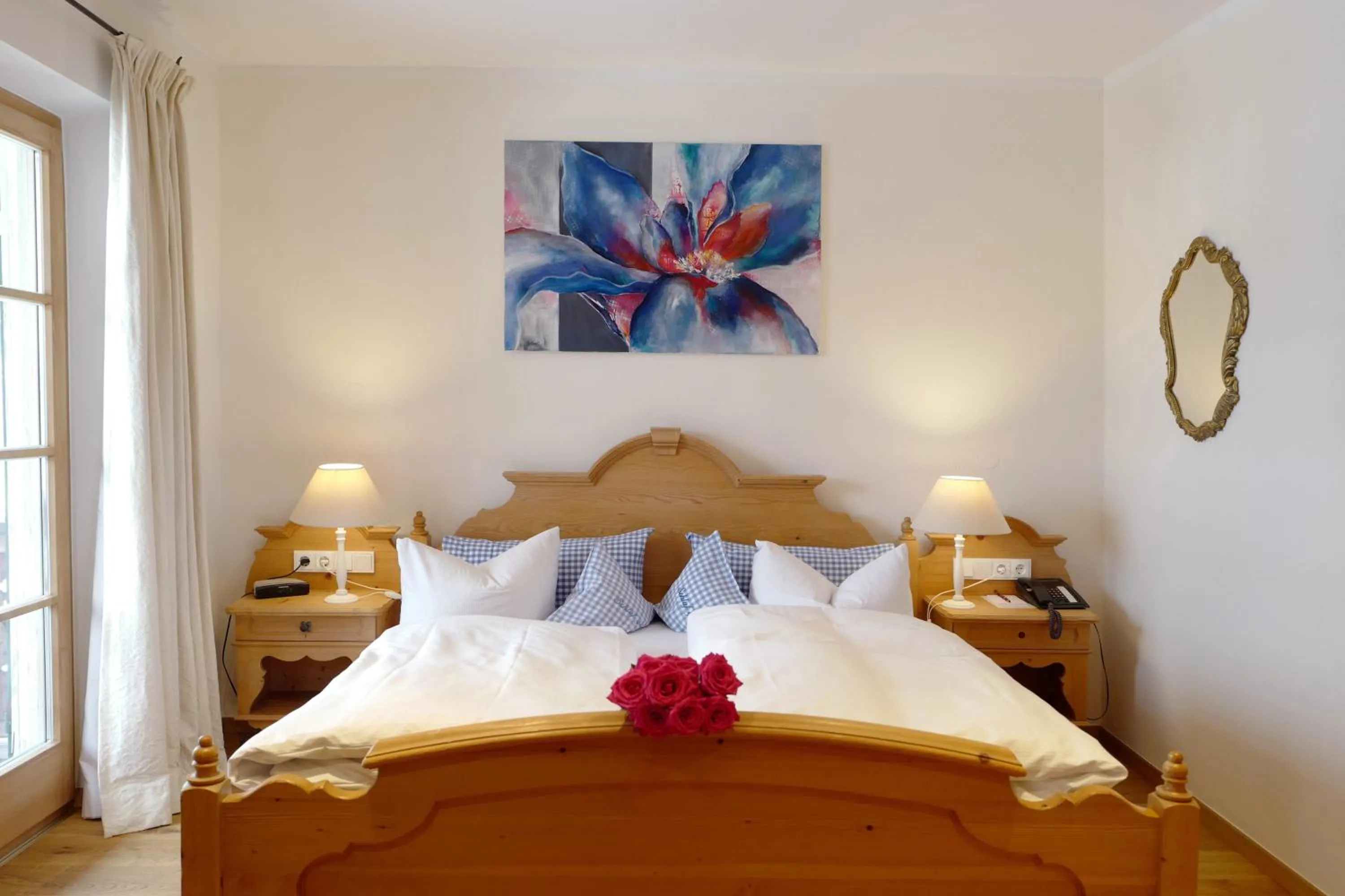 Bed in Hotel Maier zum Kirschner