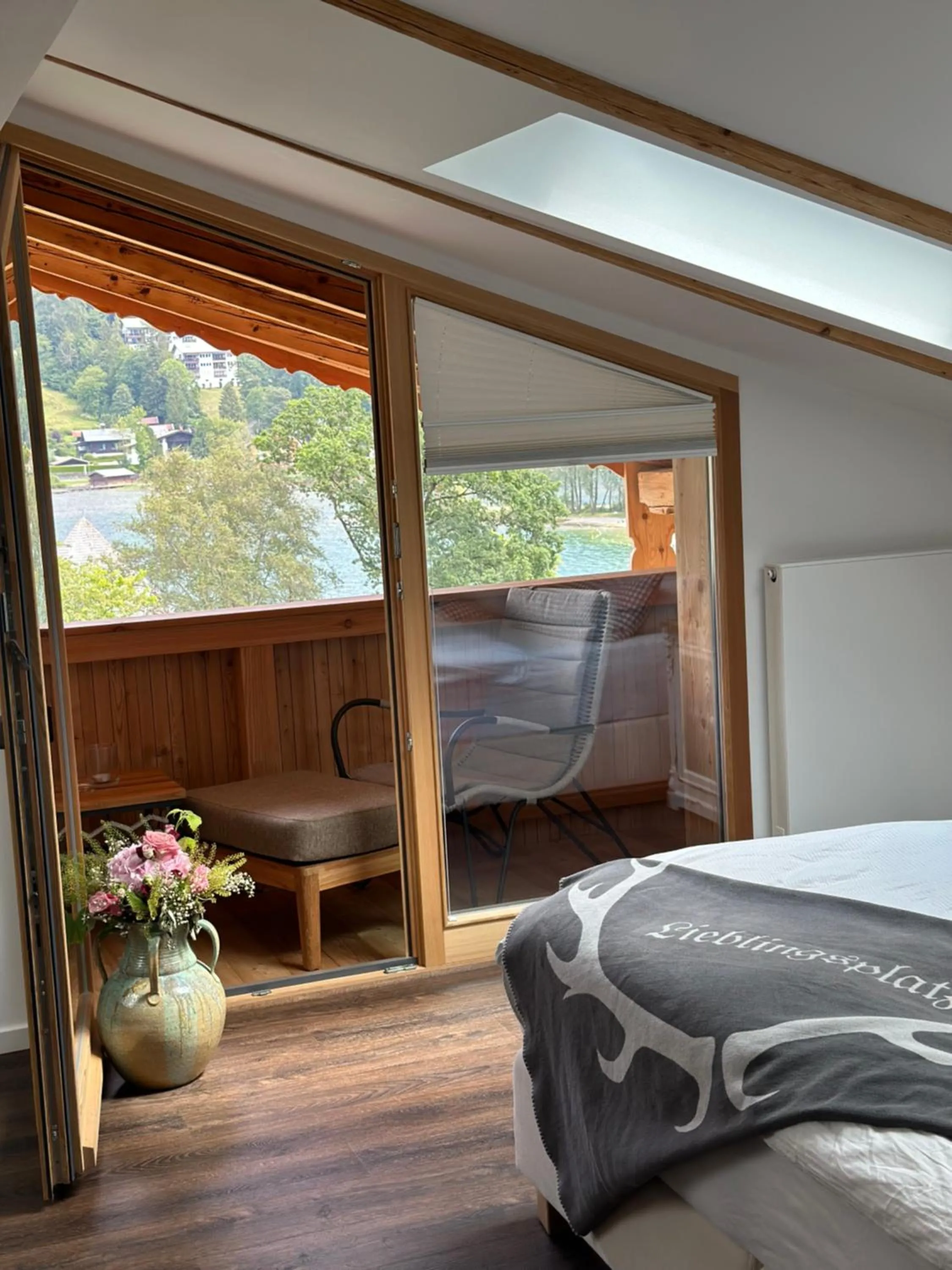 View (from property/room), Bed in Hotel Maier zum Kirschner