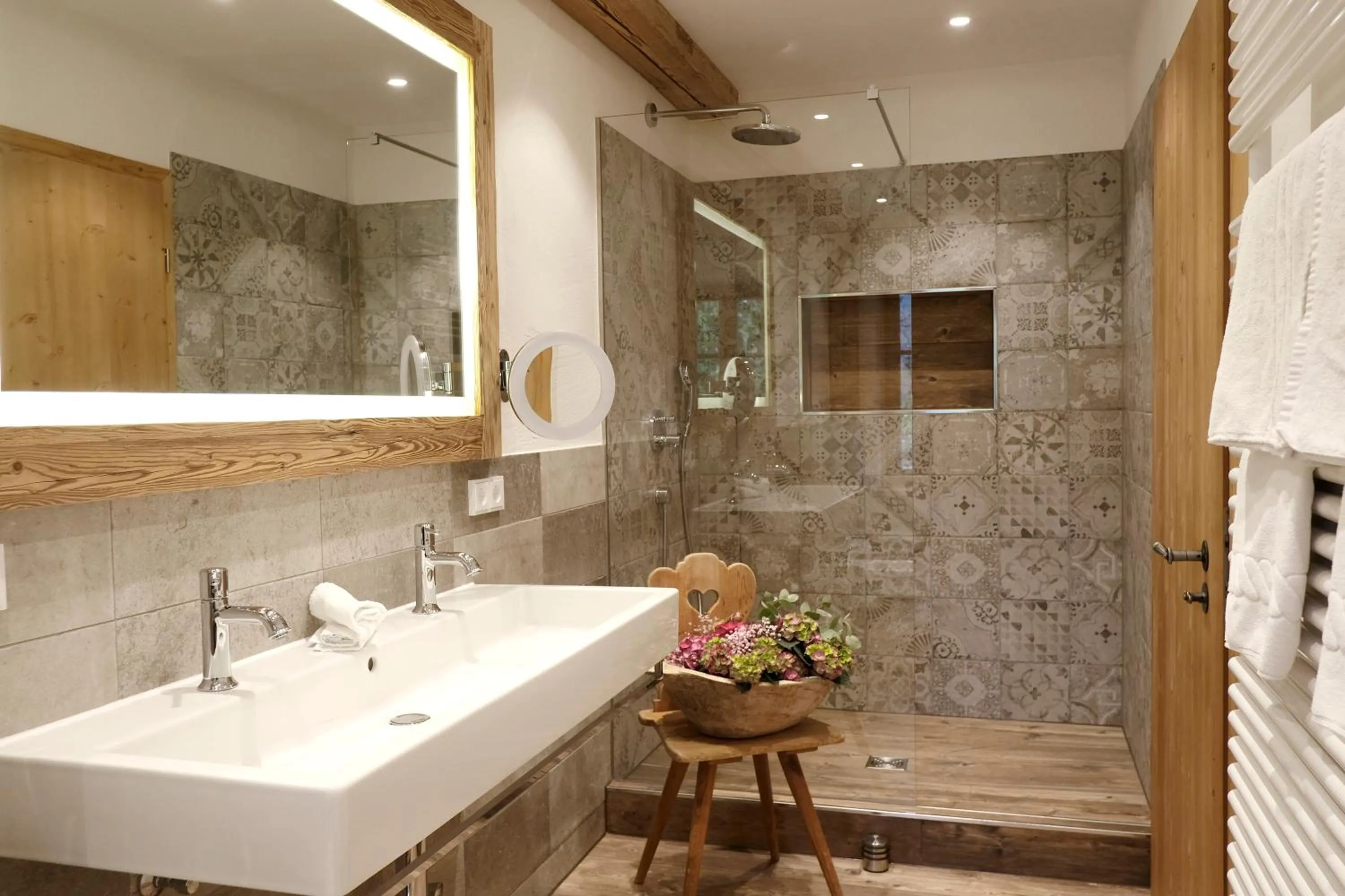 Shower in Hotel Maier zum Kirschner