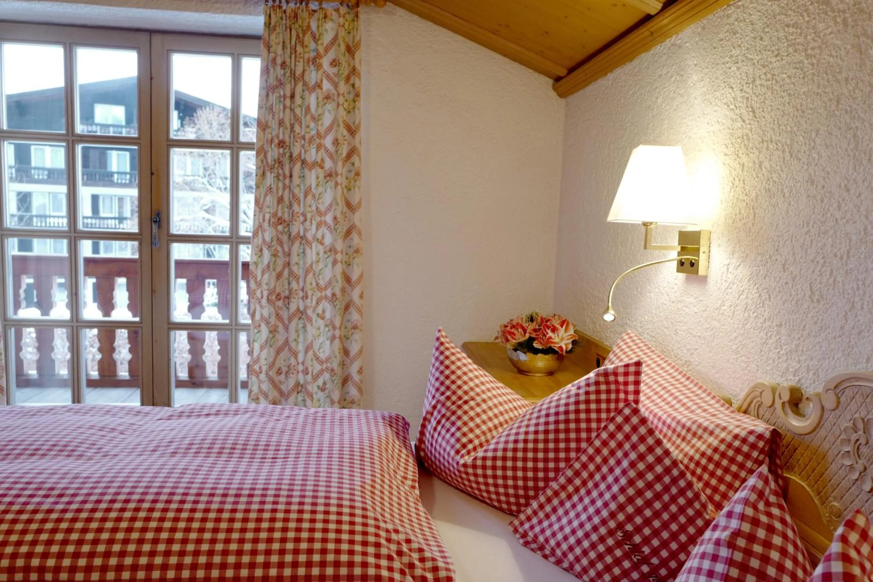 Bed in Hotel Maier zum Kirschner