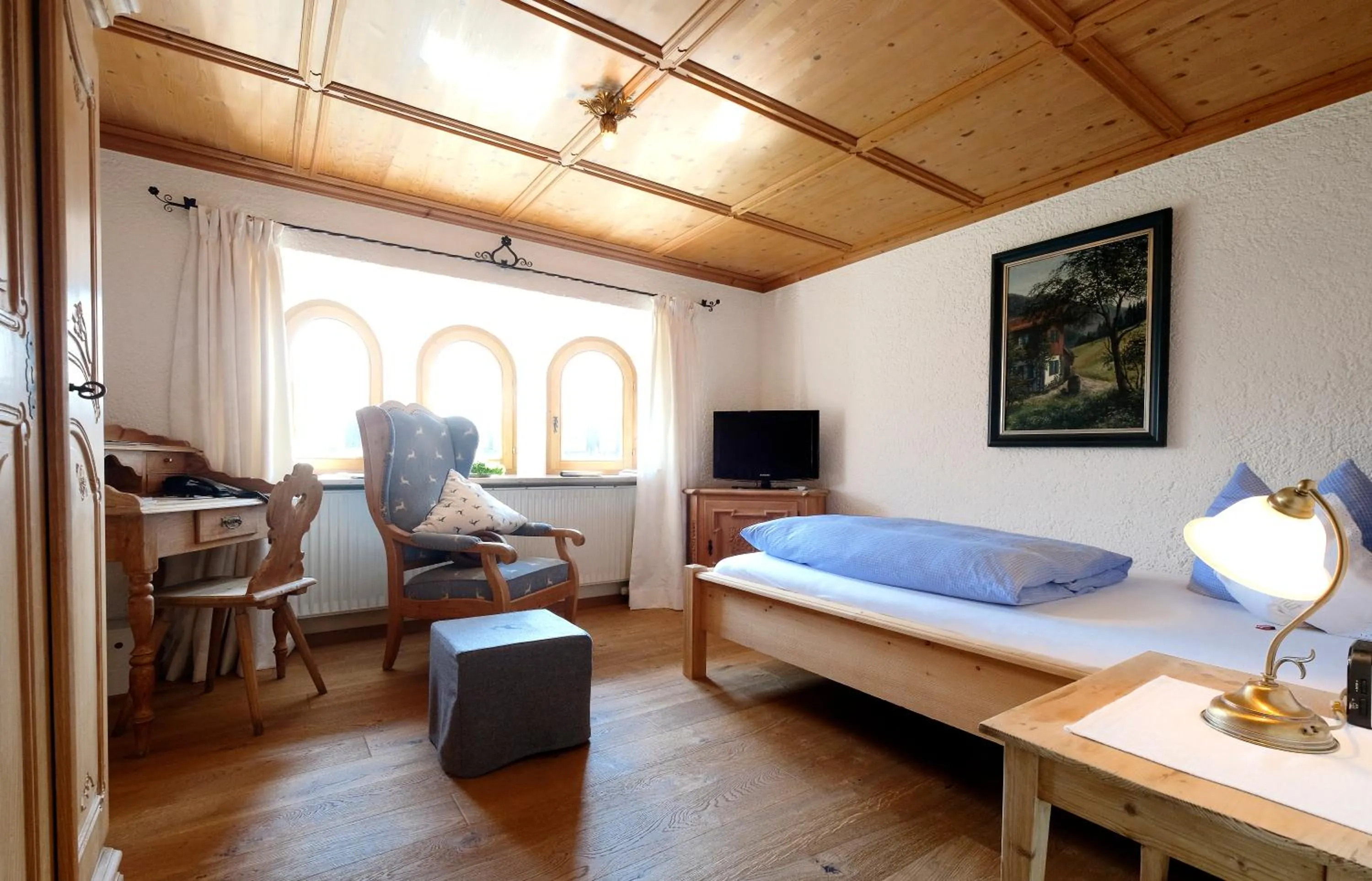 Photo of the whole room, Bed in Hotel Maier zum Kirschner