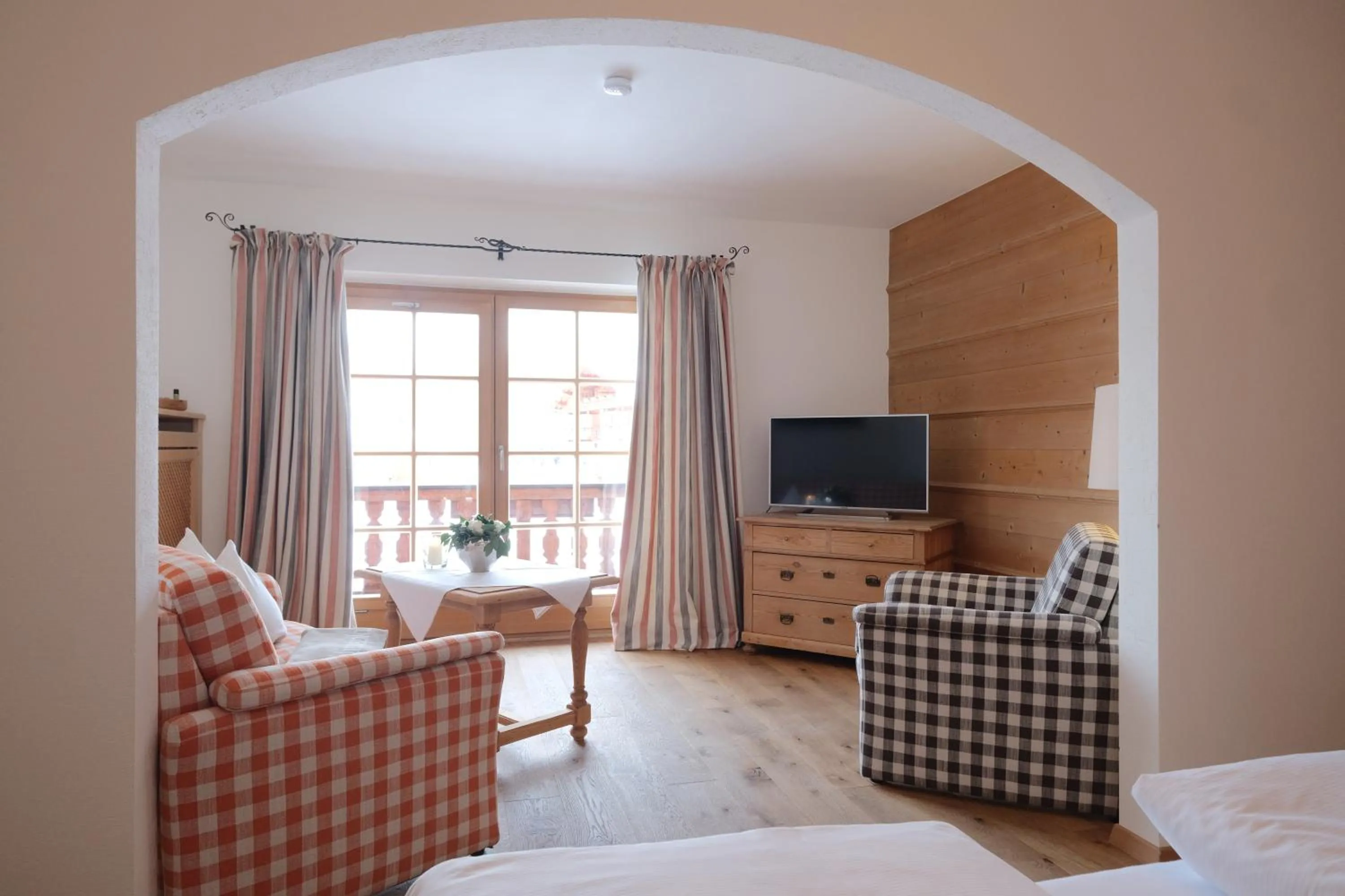Photo of the whole room, Bed in Hotel Maier zum Kirschner