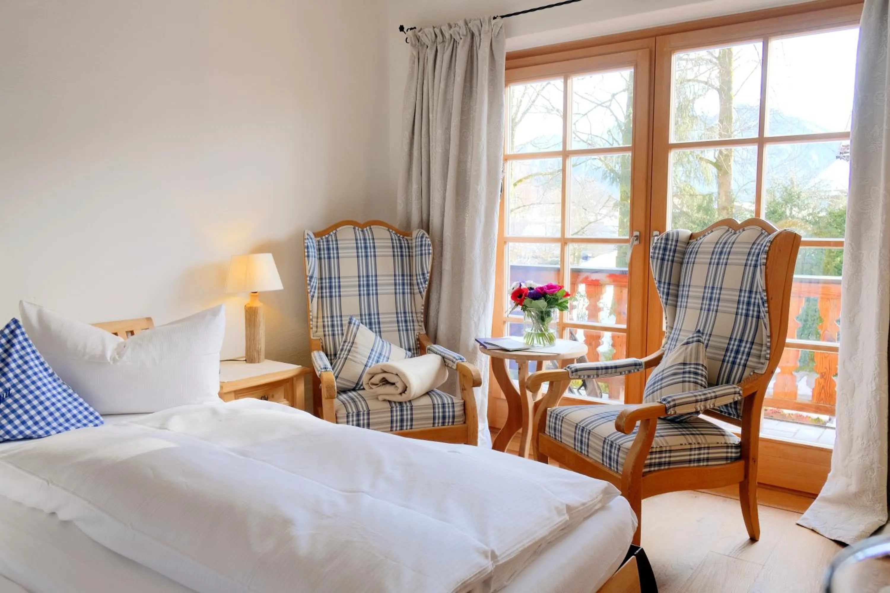 Bedroom, Bed in Hotel Maier zum Kirschner