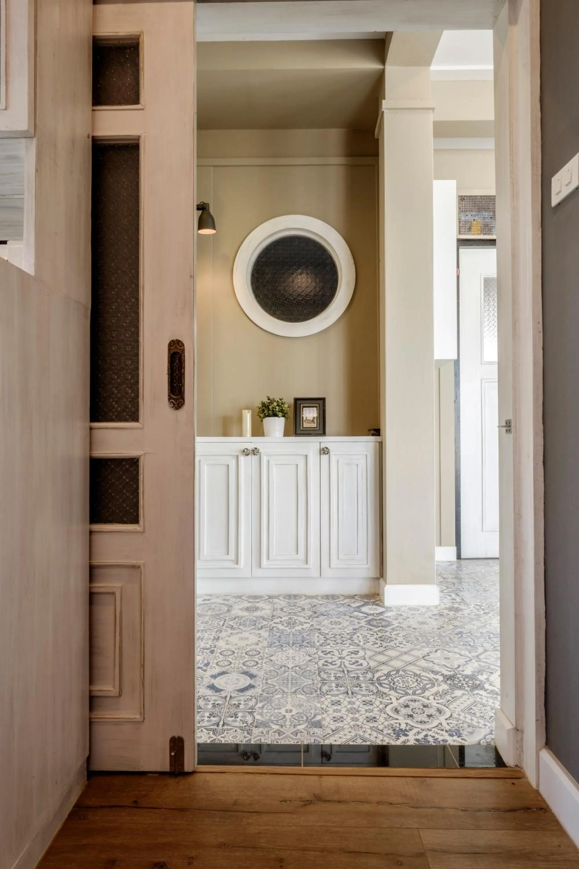 Decorative detail in Amphawa Caza Platuu