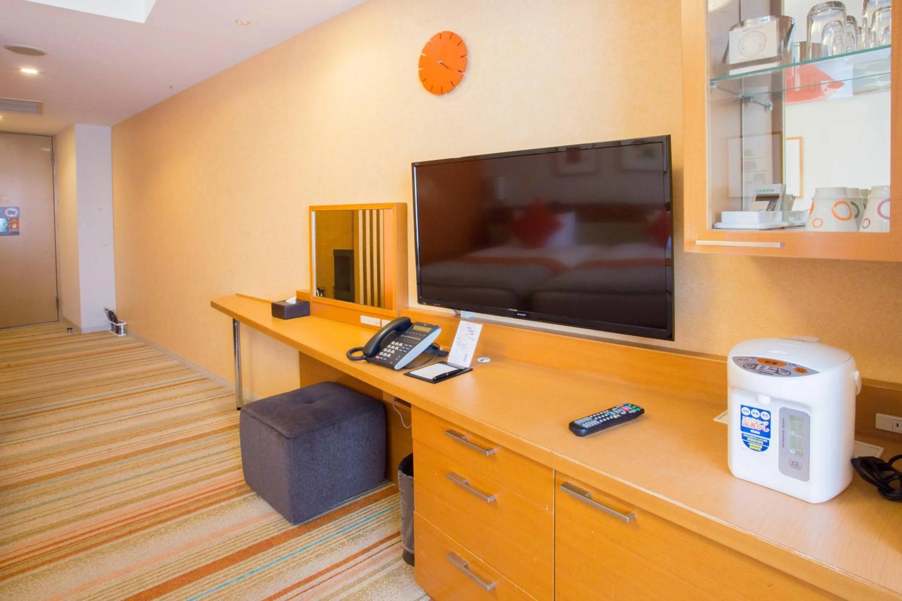 TV and multimedia in MAIHAMA VIEW HOTEL by HULIC Formerly Tokyo Bay Maihama Hotel