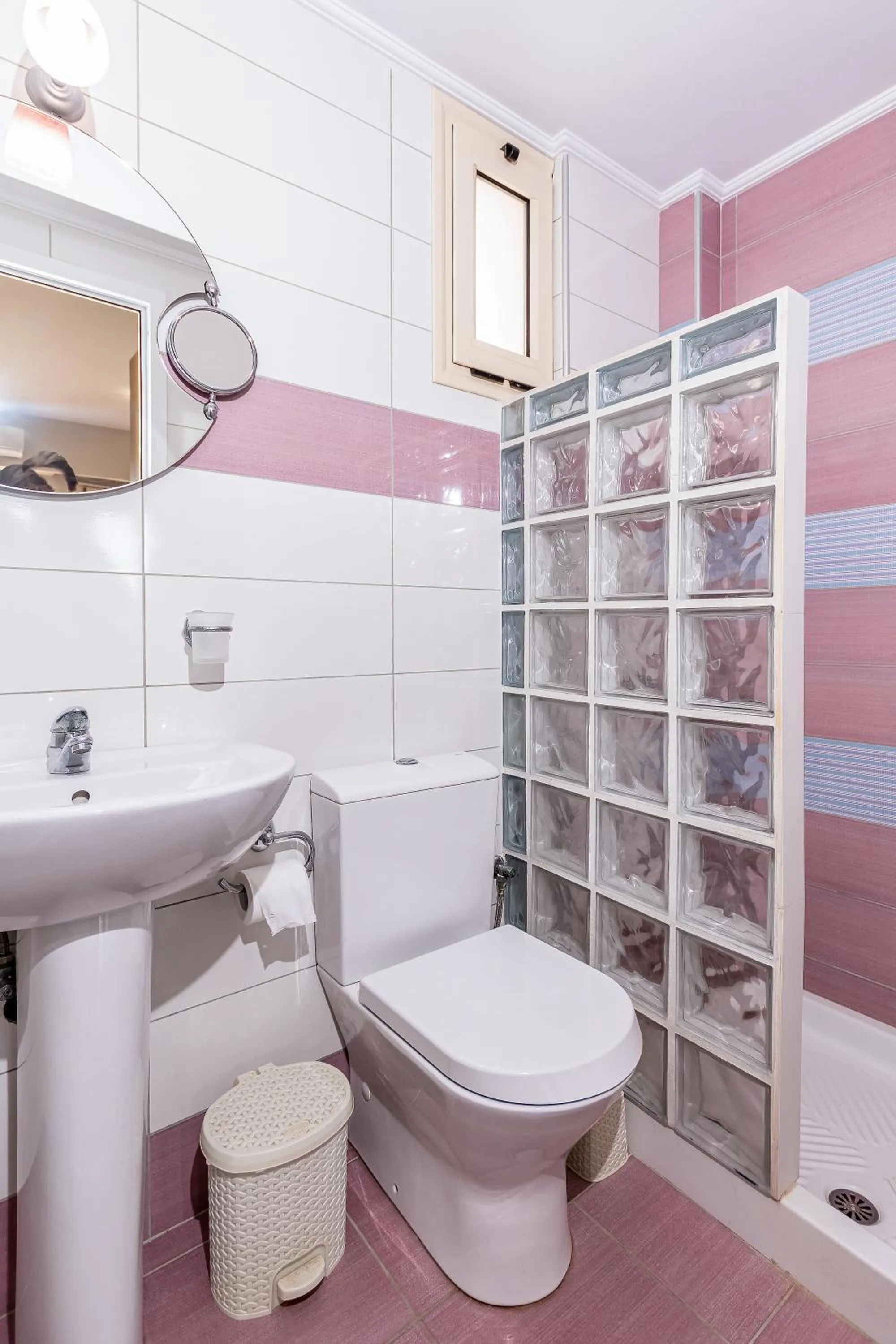 Bathroom in Pleasure Beach Hotel