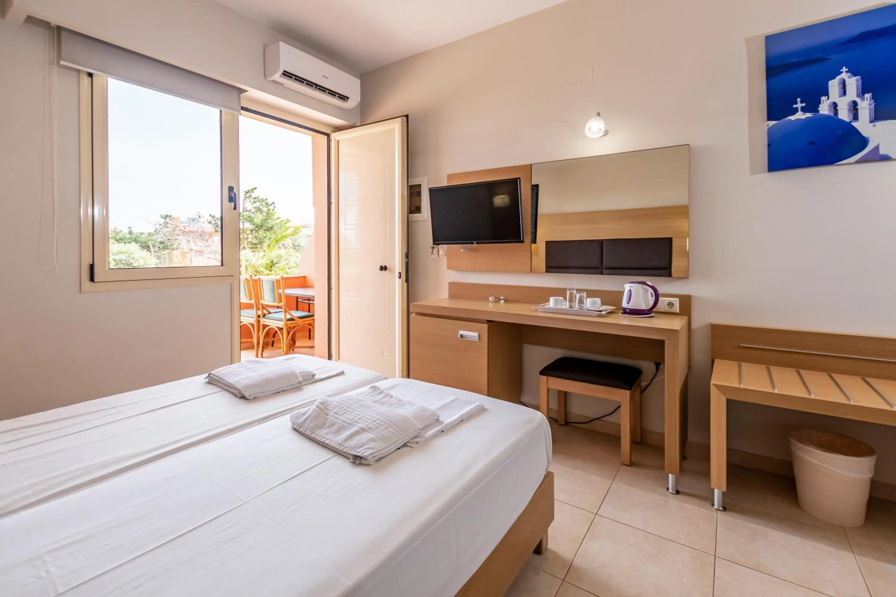 TV and multimedia in Pleasure Beach Hotel