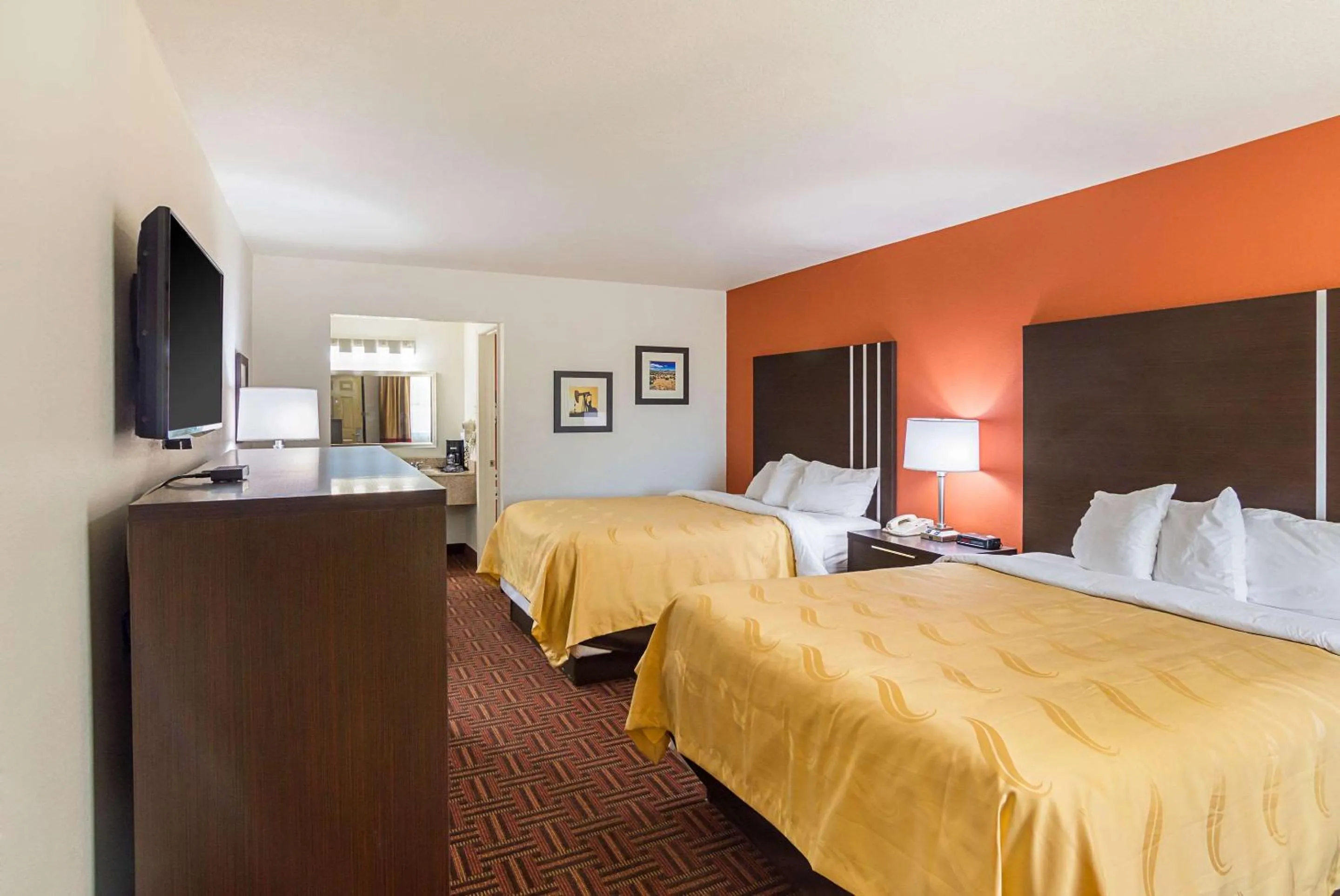 Bedroom, Bed in Quality Inn Amarillo I-40 East