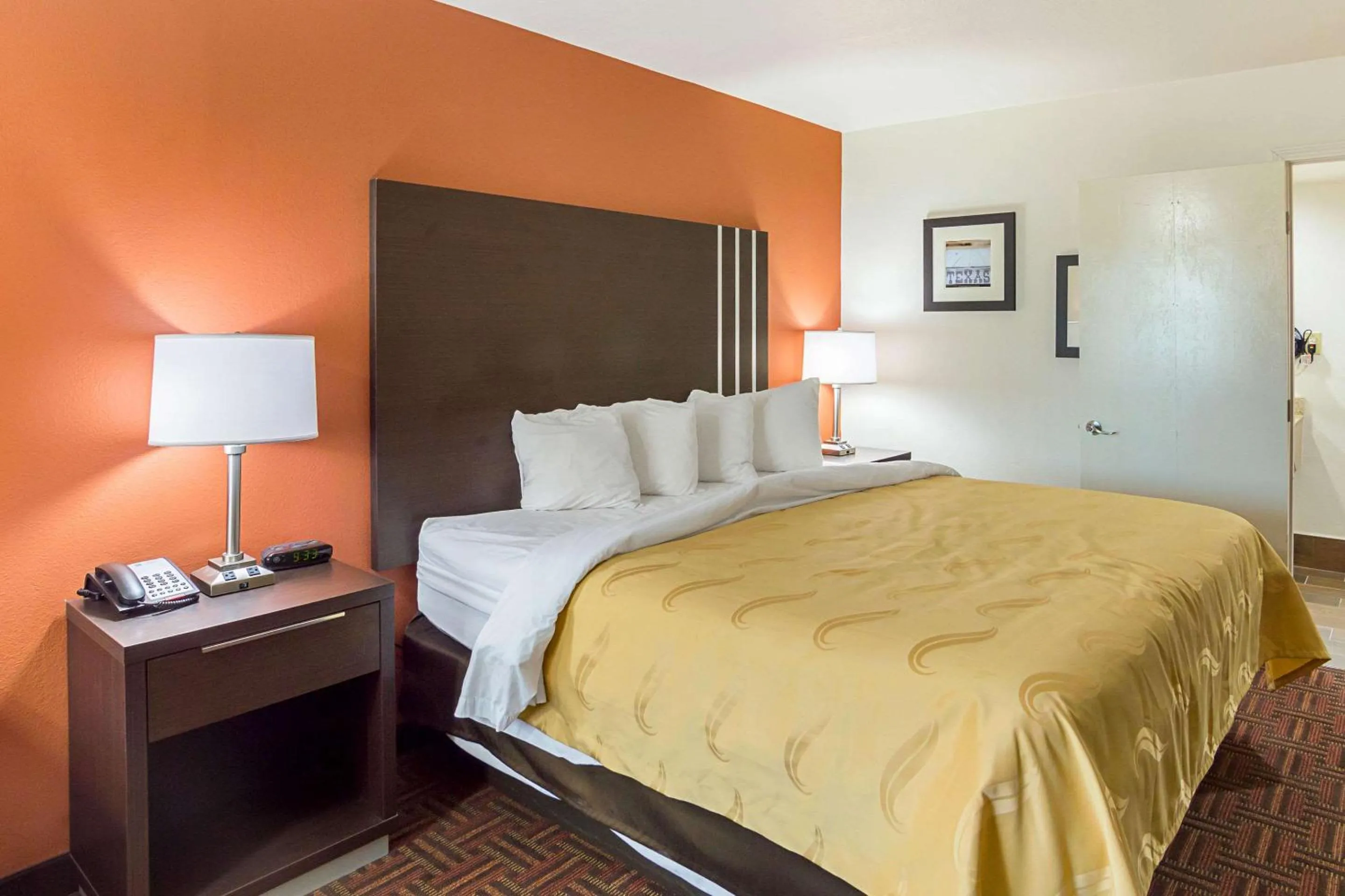 Bedroom, Bed in Quality Inn Amarillo I-40 East