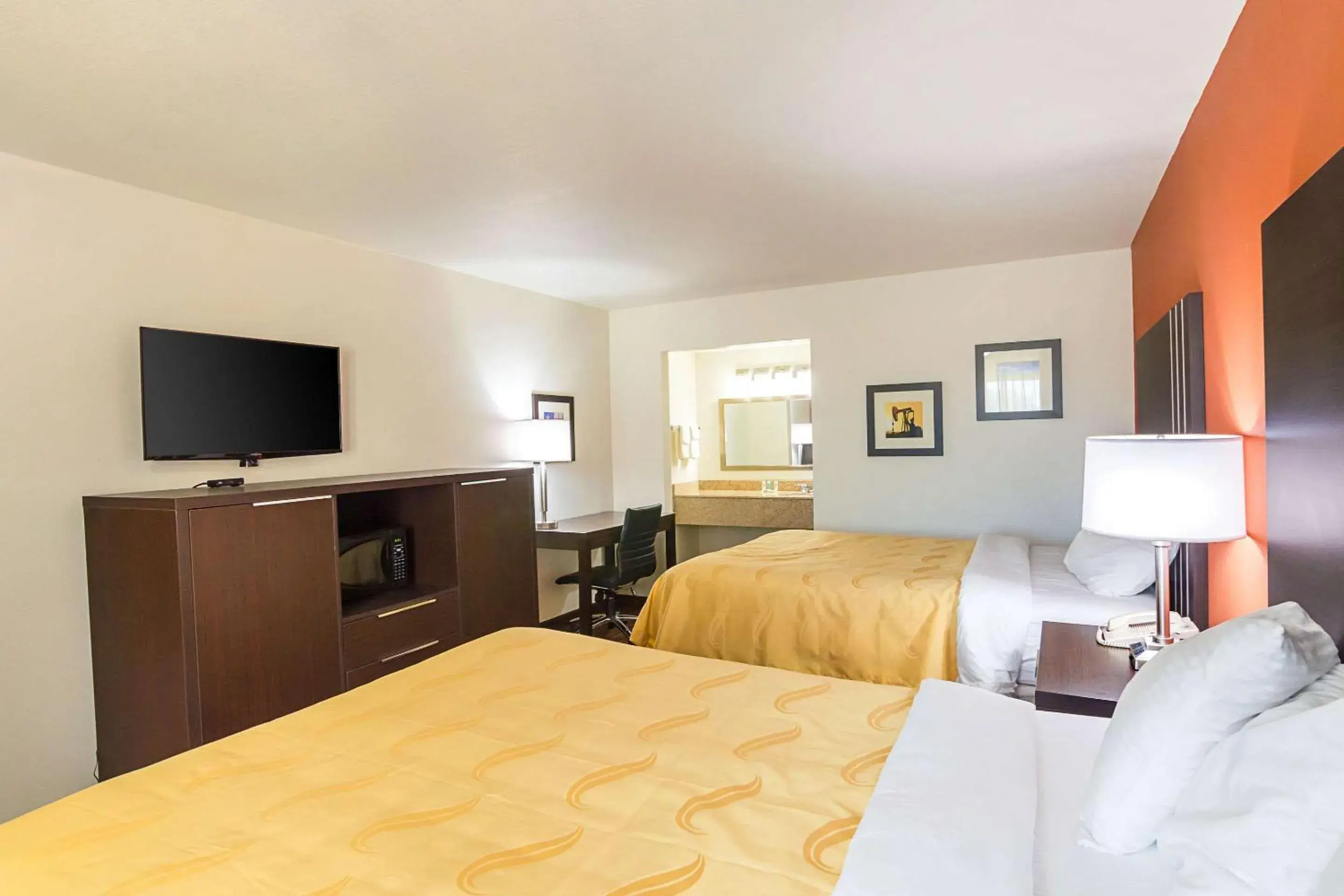 Bedroom, Bed in Quality Inn Amarillo I-40 East Bedroom, Bed in Quality Inn Amarillo I-40 East