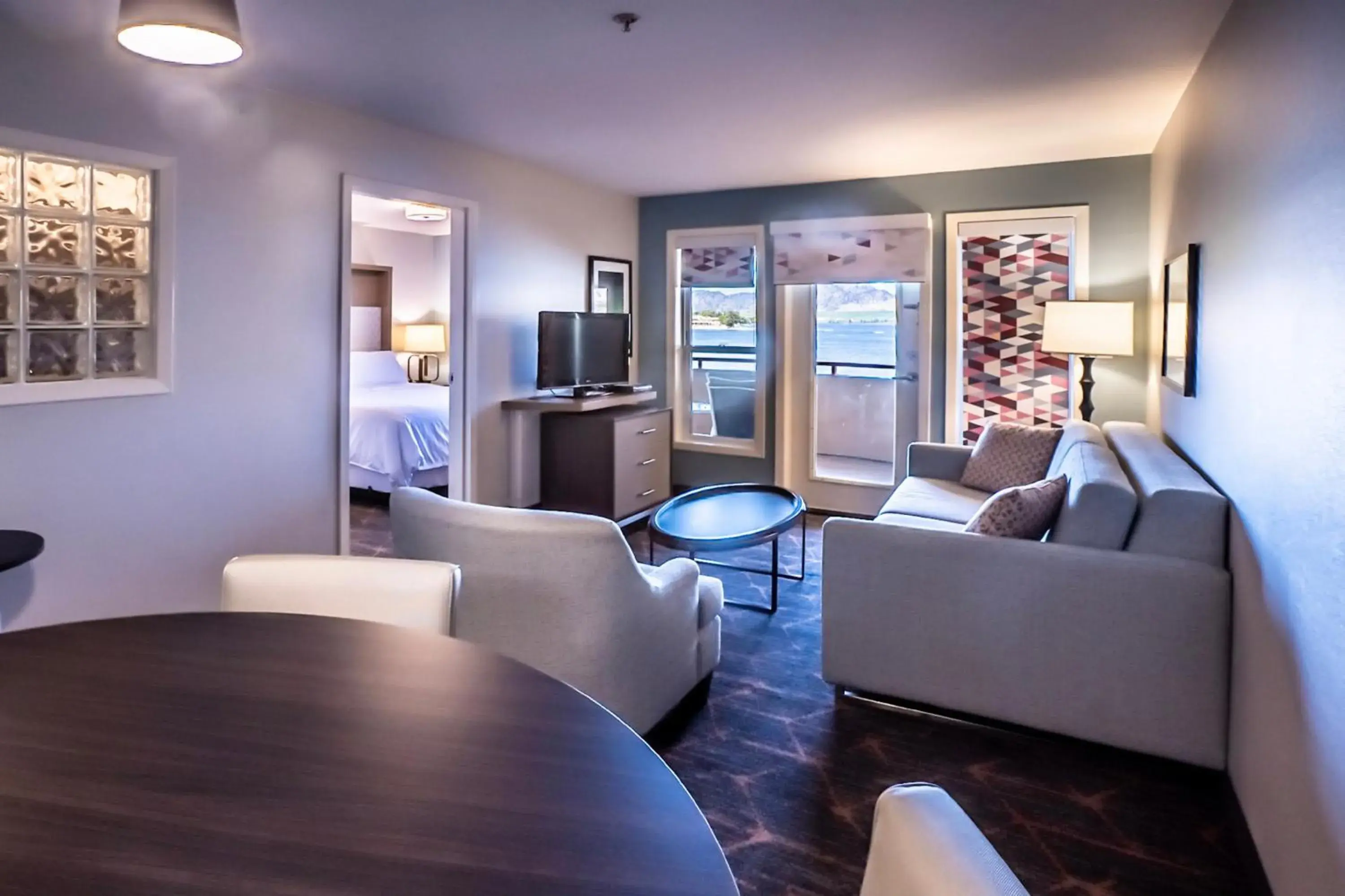 One-Bedroom Suite with Two Queen Beds - Disability Access in Holiday Inn Hotel & Suites Osoyoos by IHG One-Bedroom Suite with Two Queen Beds - Disability Access in Holiday Inn Hotel & Suites Osoyoos by IHG
