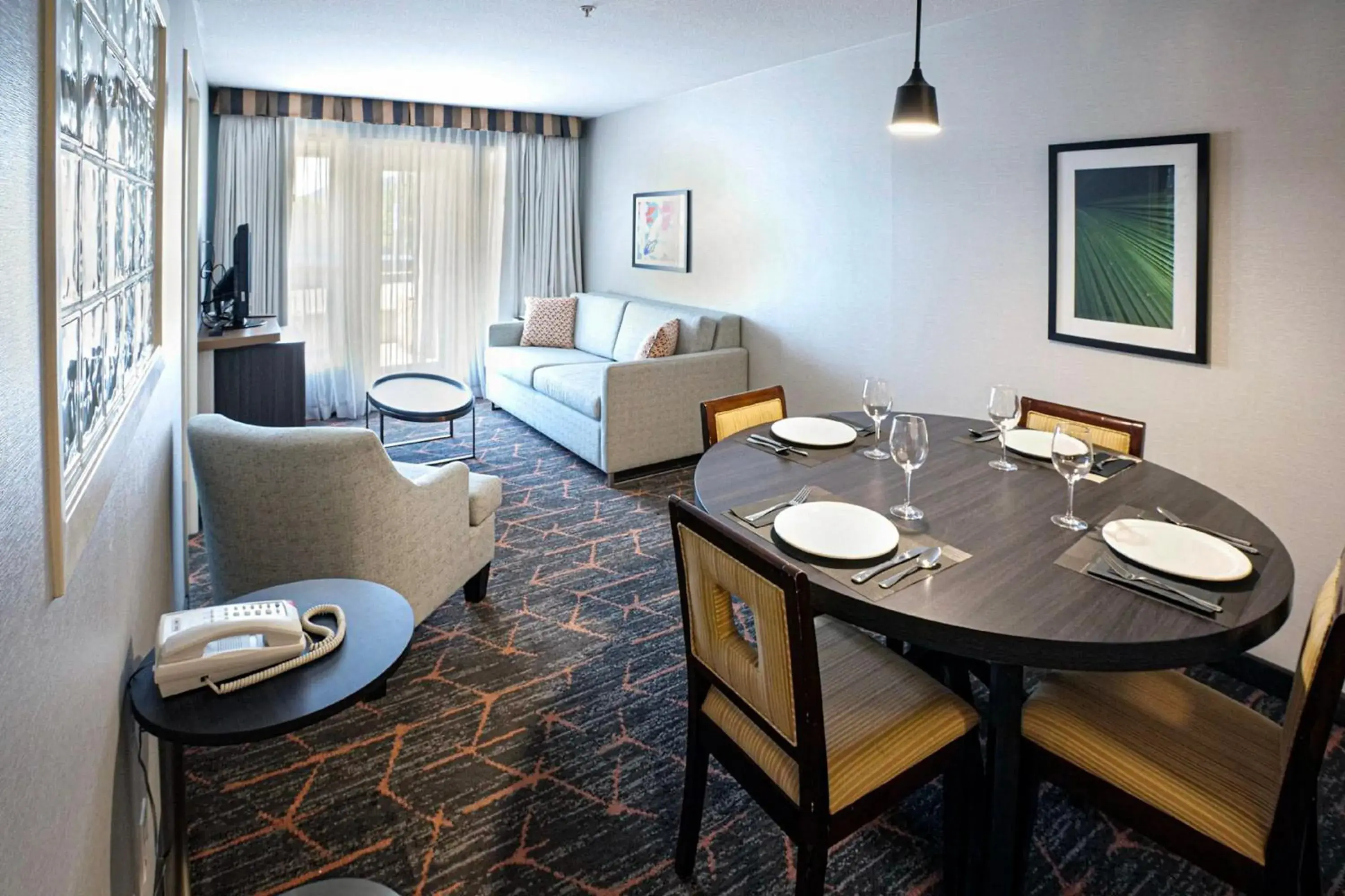 Two Bedroom Suite South City View - Non-Smoking in Holiday Inn Hotel & Suites Osoyoos by IHG Two Bedroom Suite South City View - Non-Smoking in Holiday Inn Hotel & Suites Osoyoos by IHG