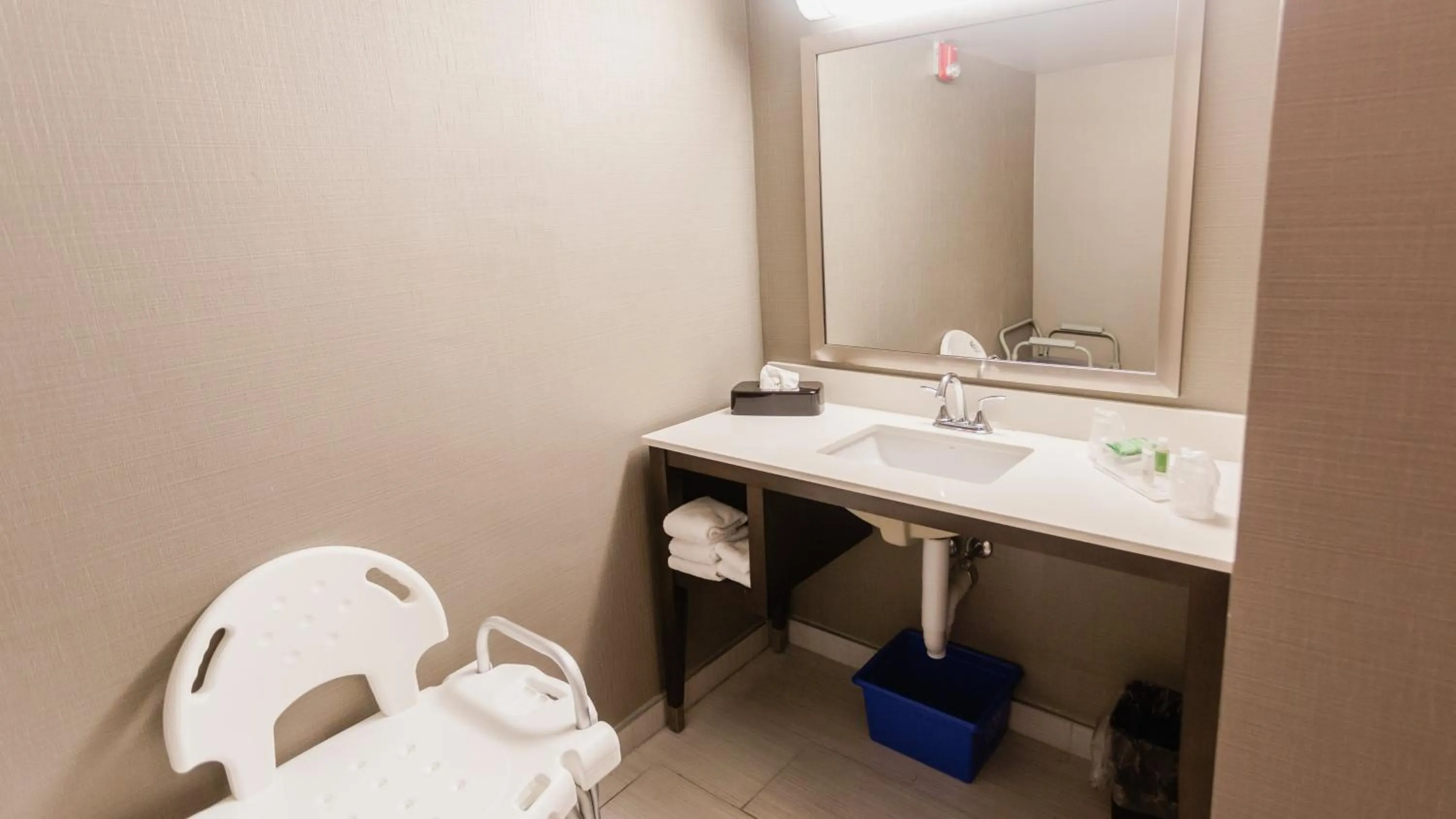 Photo of the whole room in Holiday Inn Hotel Peterborough Waterfront by IHG