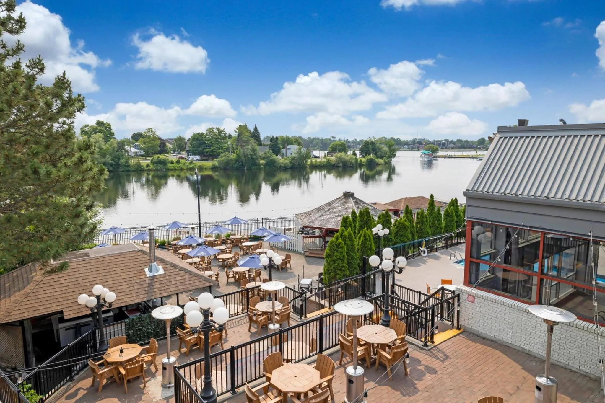 Restaurant/places to eat in Holiday Inn Hotel Peterborough Waterfront by IHG