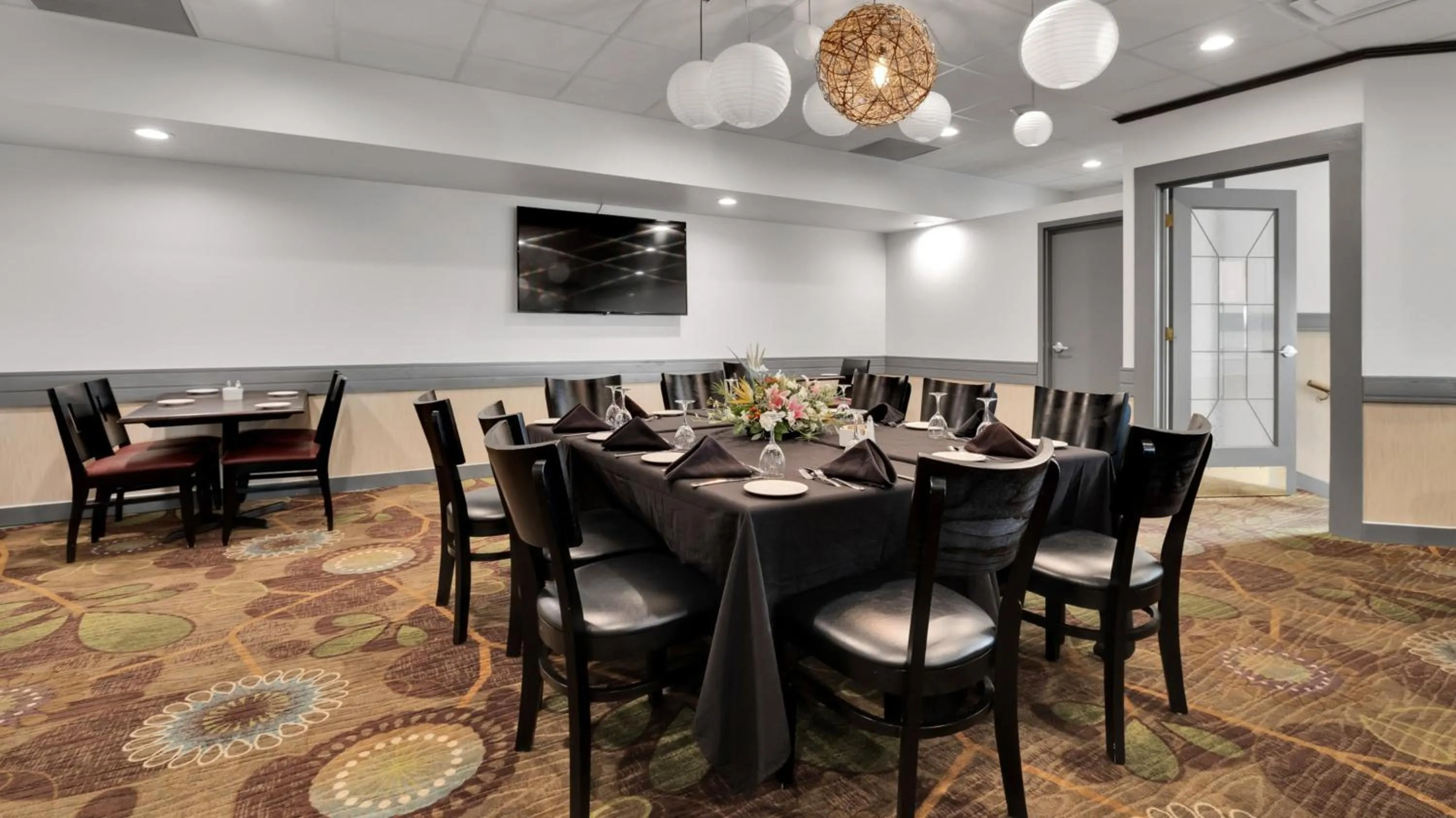 Restaurant/places to eat in Holiday Inn Hotel Peterborough Waterfront by IHG