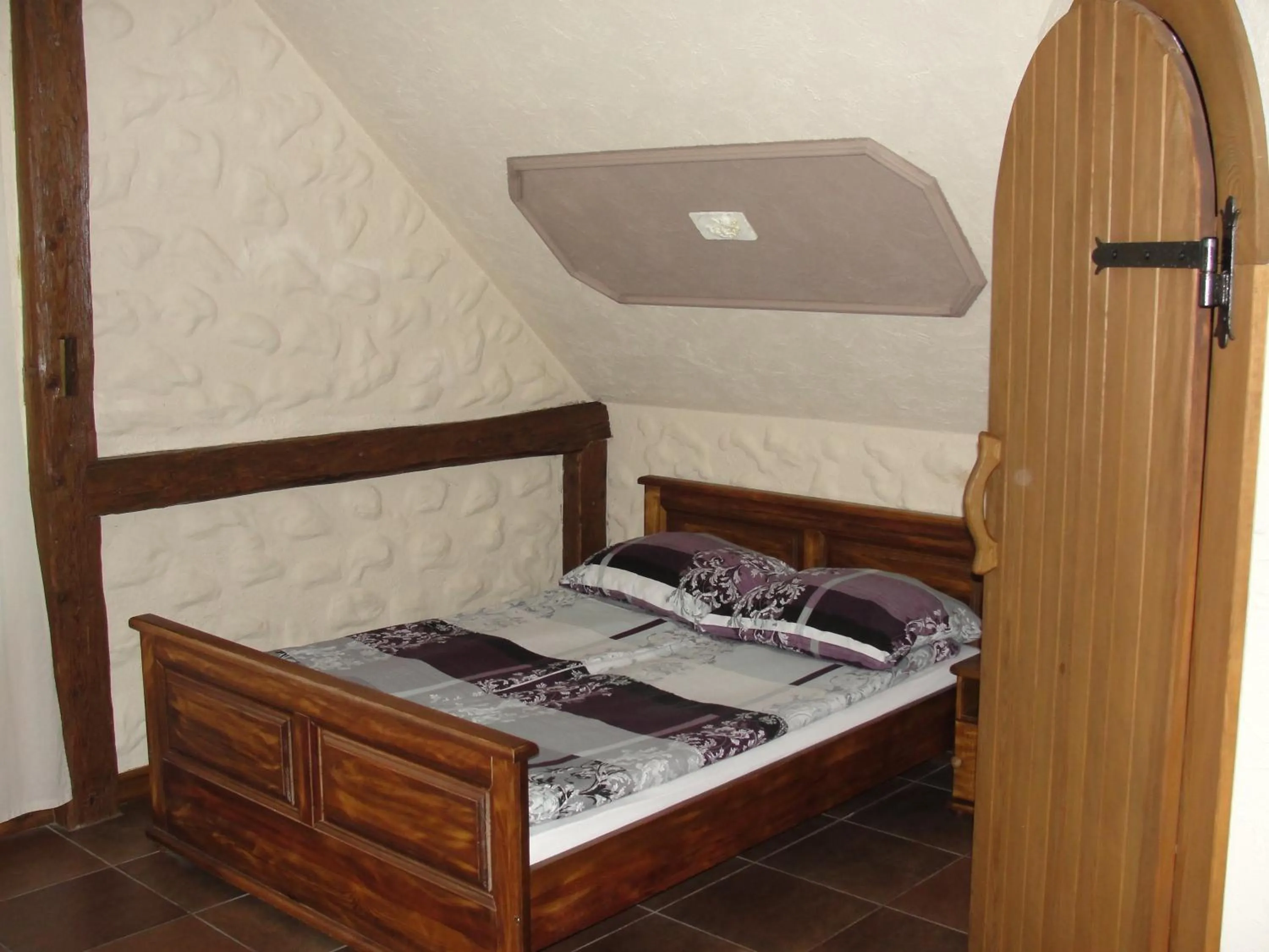 Bed in Pokoje i domki Saraceńska Chata