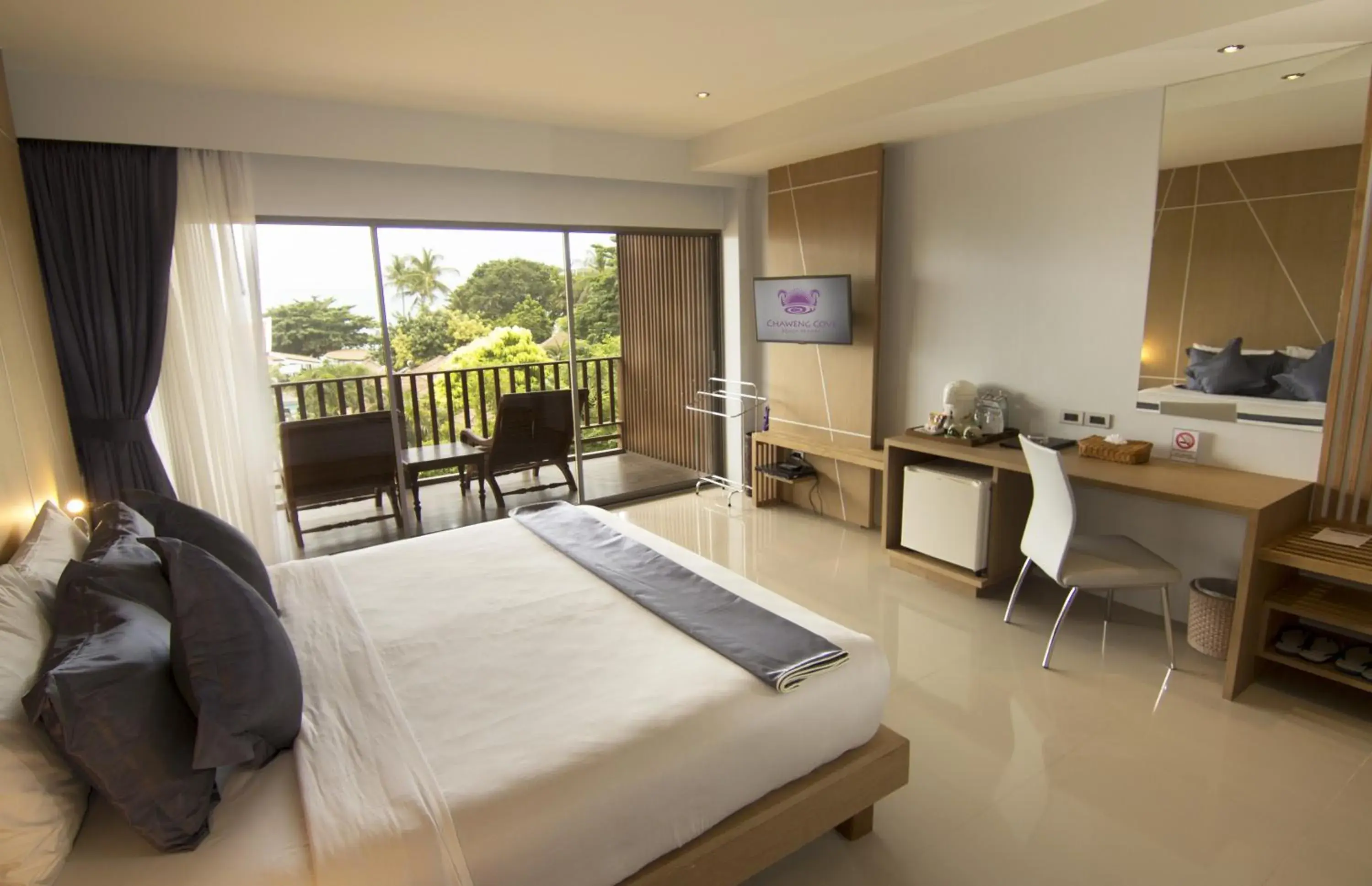 Photo of the whole room, Bed in Chaweng Cove Beach Resort Photo of the whole room, Bed in Chaweng Cove Beach Resort