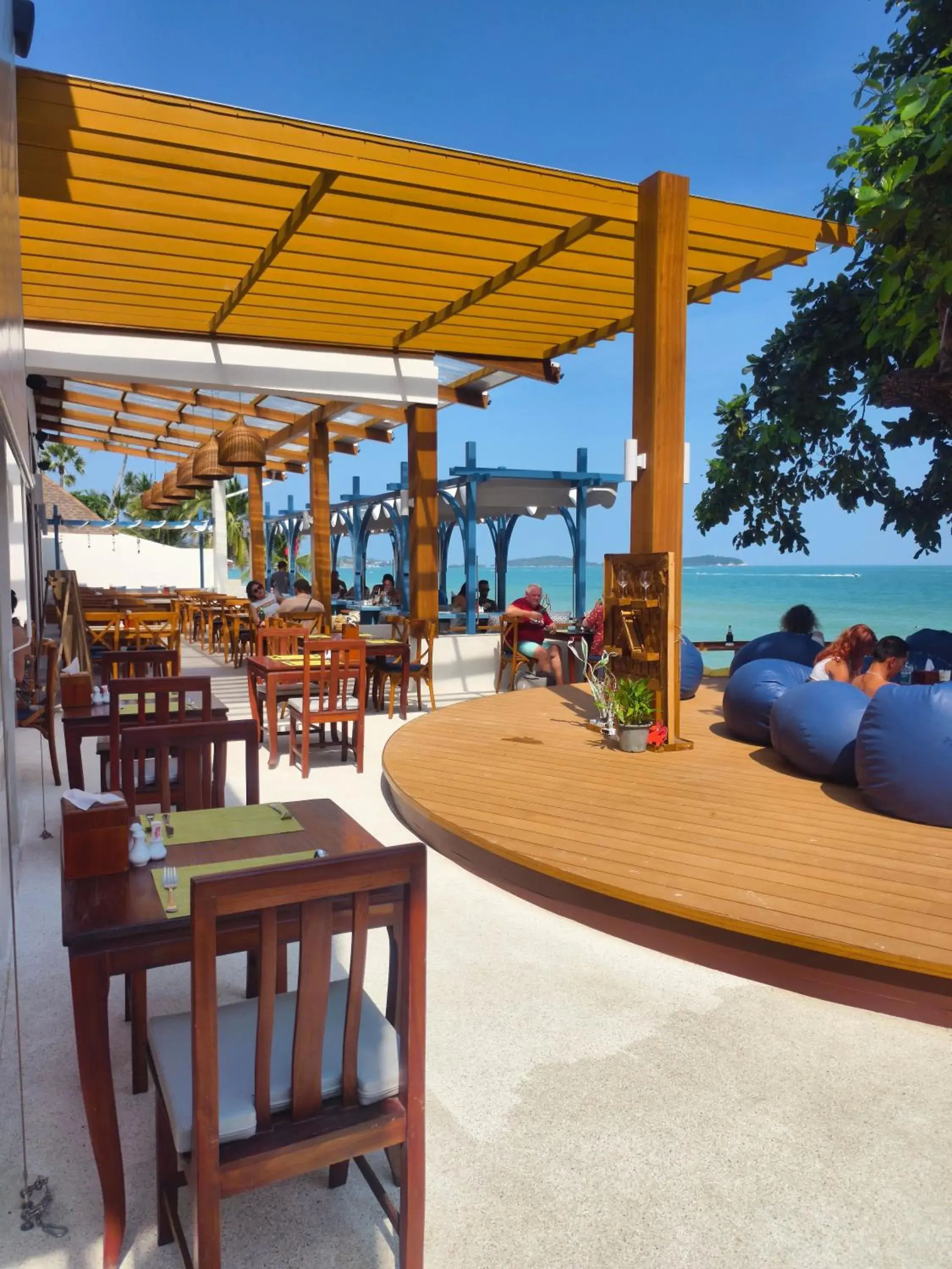 Restaurant/places to eat in Chaweng Cove Beach Resort Restaurant/places to eat in Chaweng Cove Beach Resort