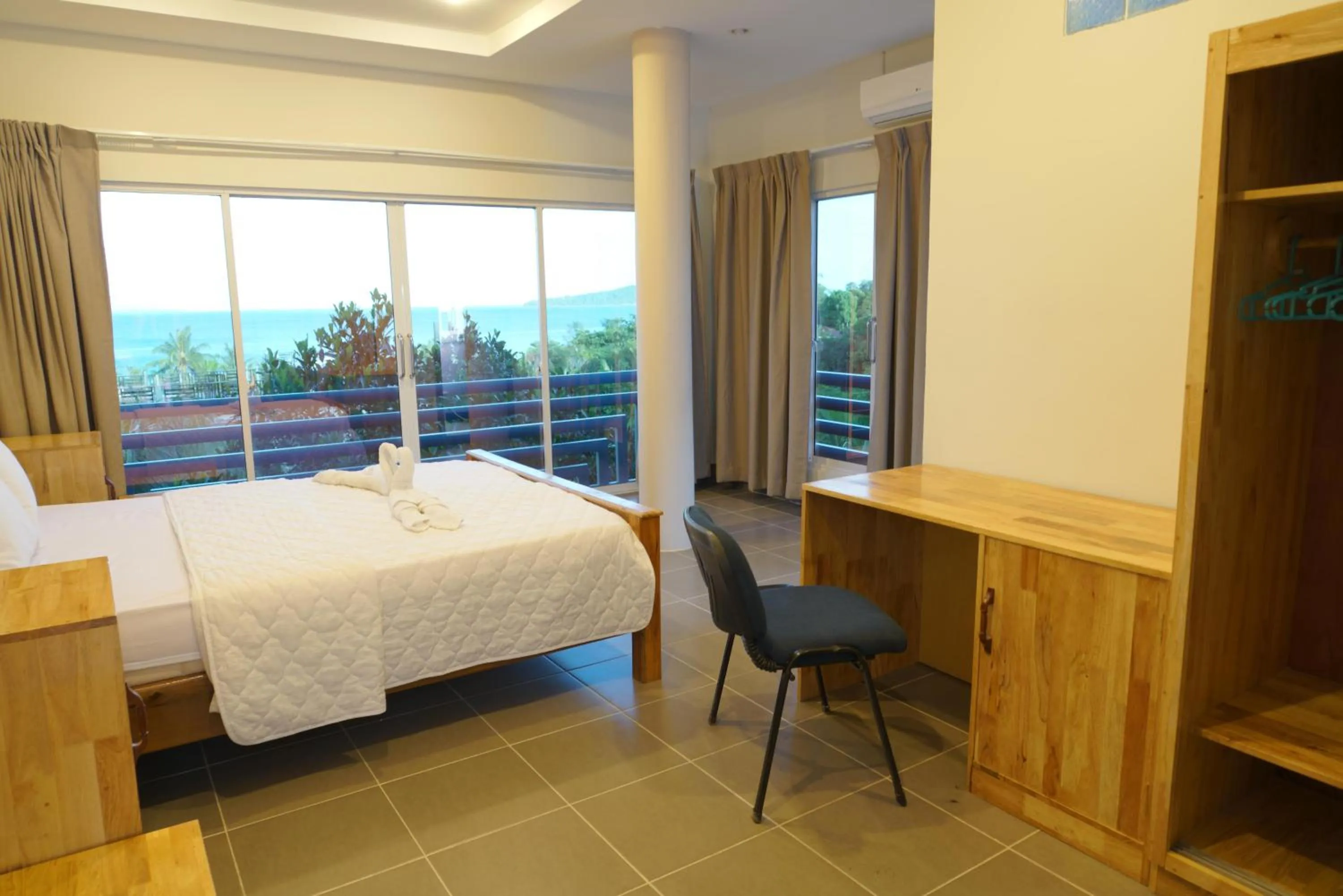 Photo of the whole room, Bed in Sok Heng Guesthouse