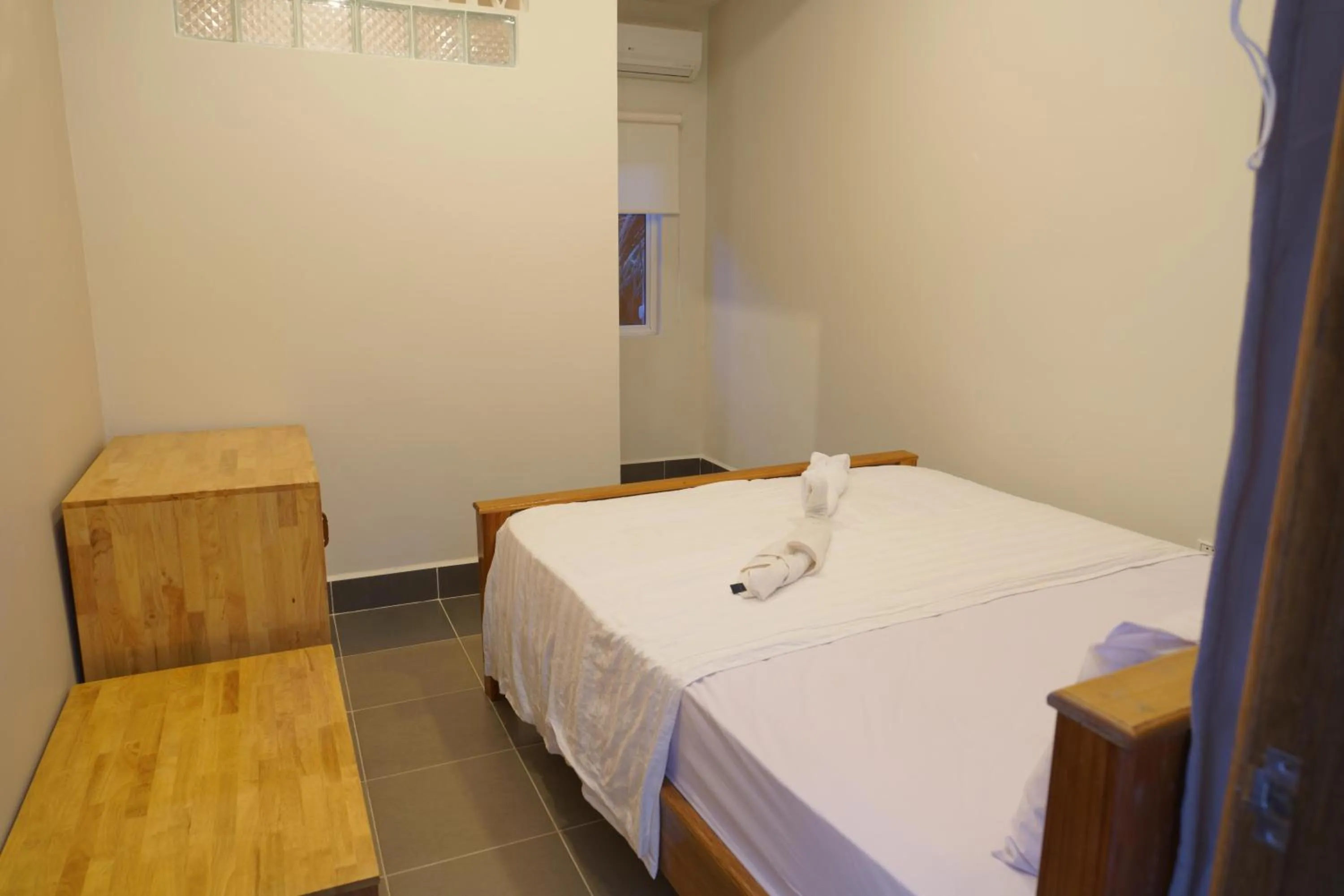 Photo of the whole room, Bed in Sok Heng Guesthouse