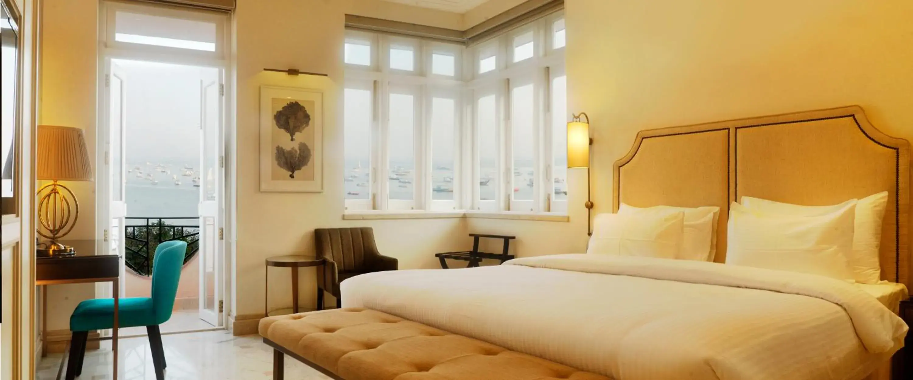 Superior Deluxe Balcony Sea Facing Room in Hotel Harbour View Colaba Superior Deluxe Balcony Sea Facing Room in Hotel Harbour View Colaba