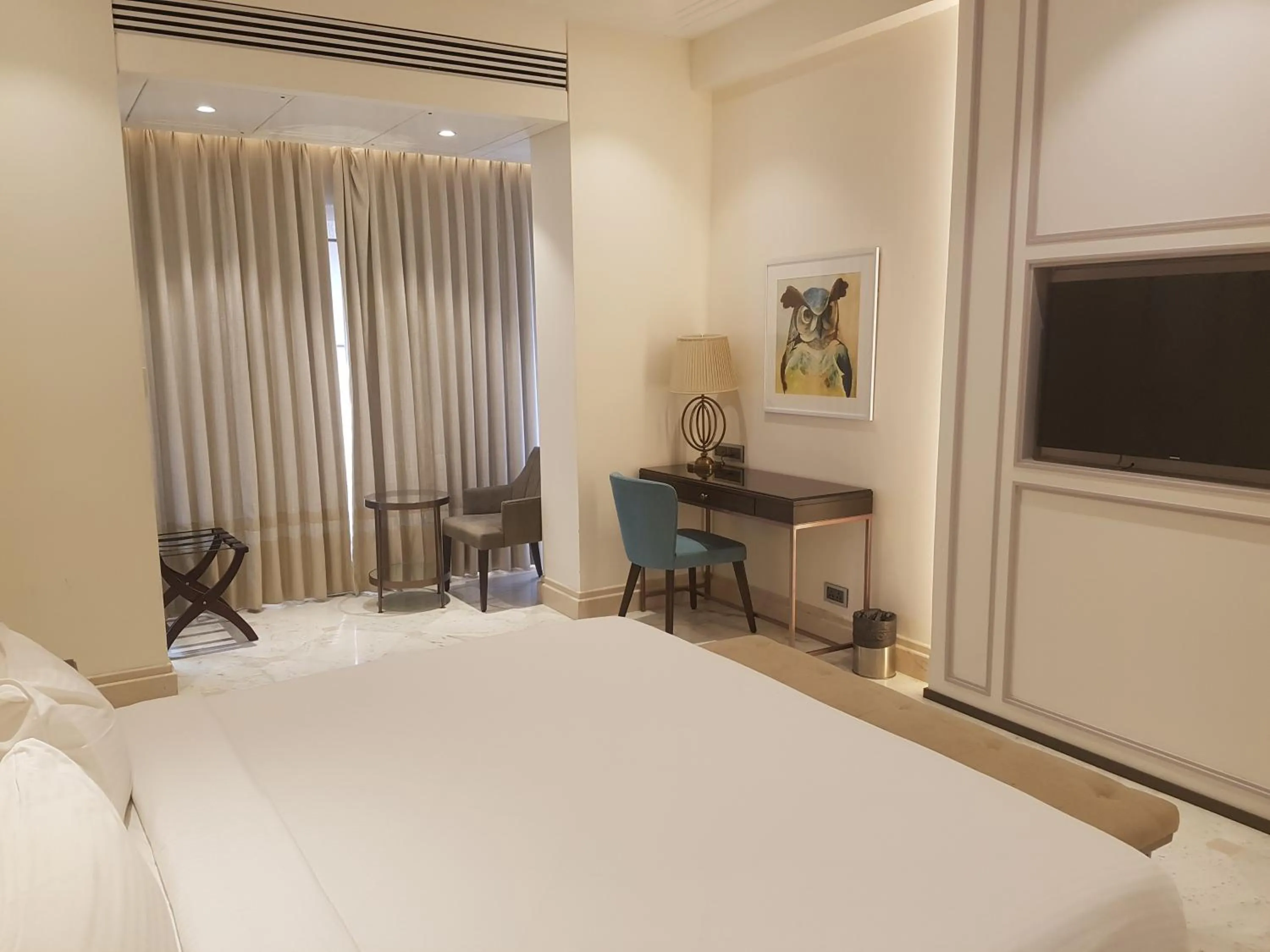 Bed in Hotel Harbour View Colaba