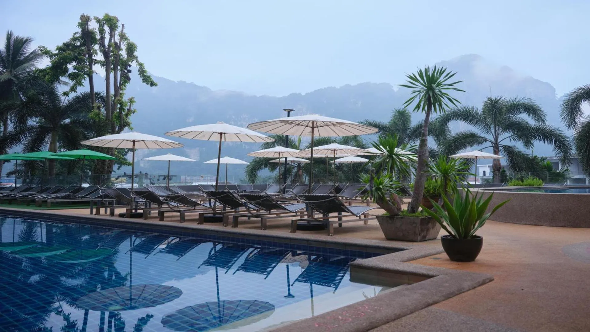 Swimming pool in Krabi Chada Resort