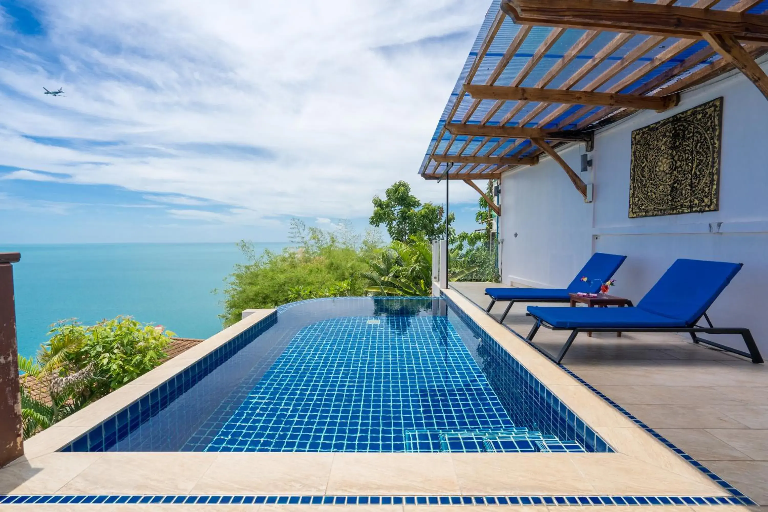 Swimming pool in Sandalwood Luxury Villa Resort Swimming pool in Sandalwood Luxury Villa Resort