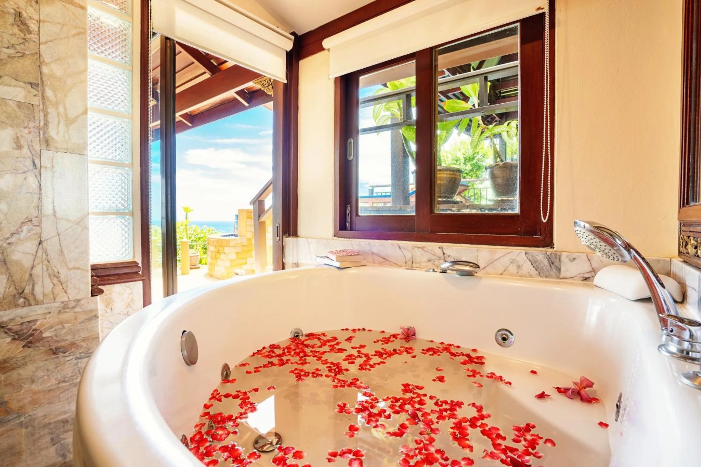 Bath in Sandalwood Luxury Villa Resort