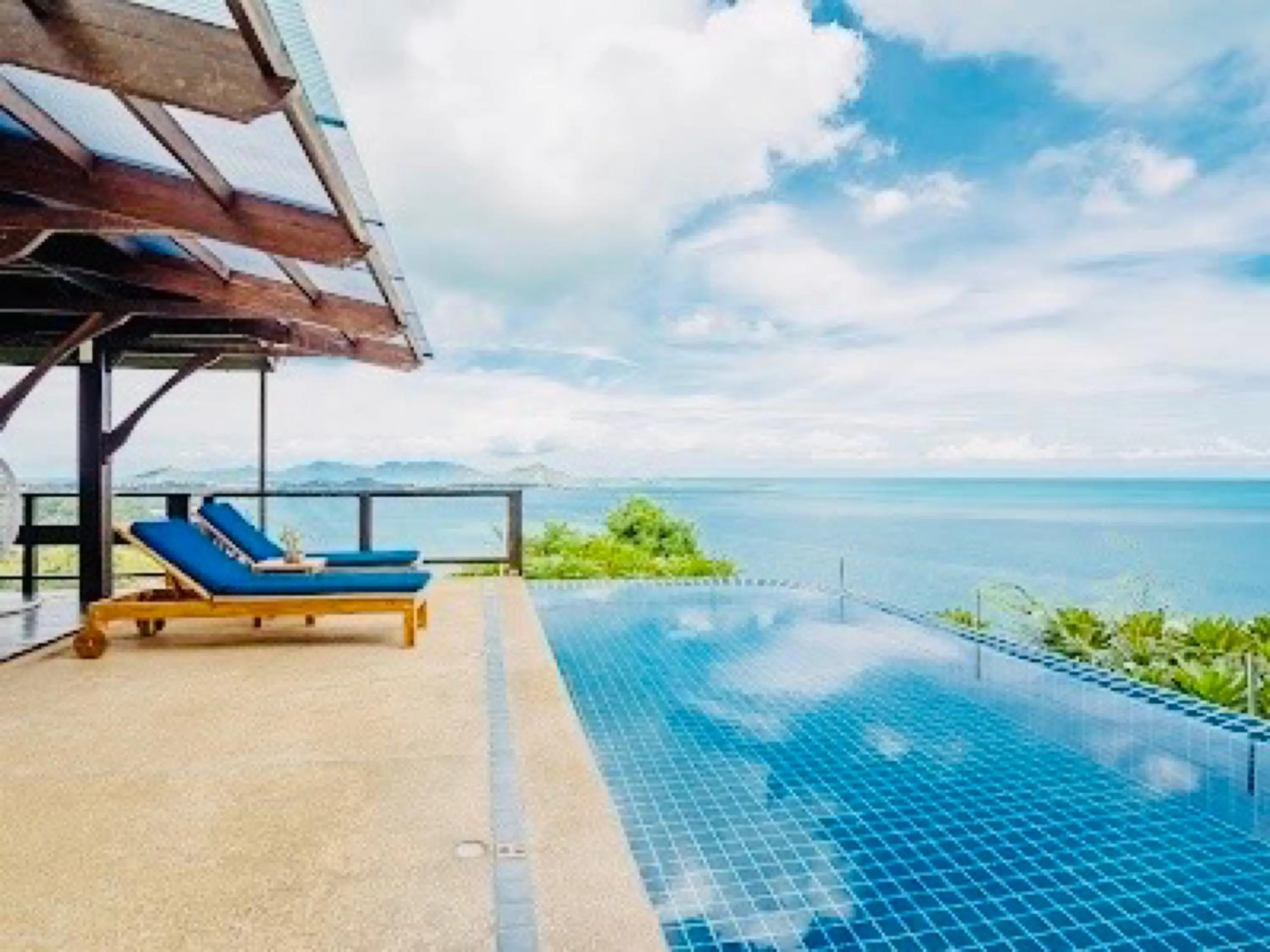 Swimming pool in Sandalwood Luxury Villa Resort