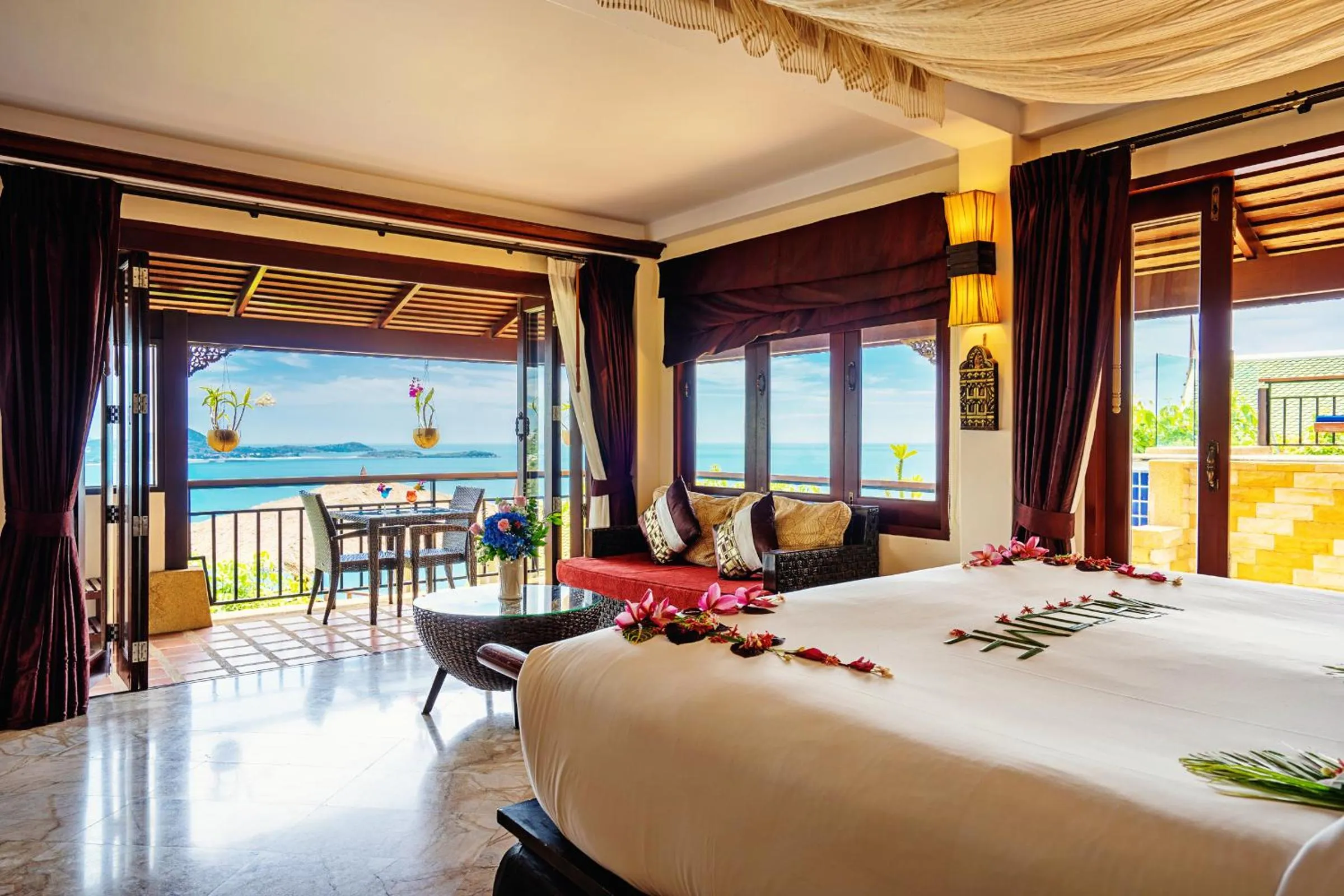 Bed in Sandalwood Luxury Villa Resort