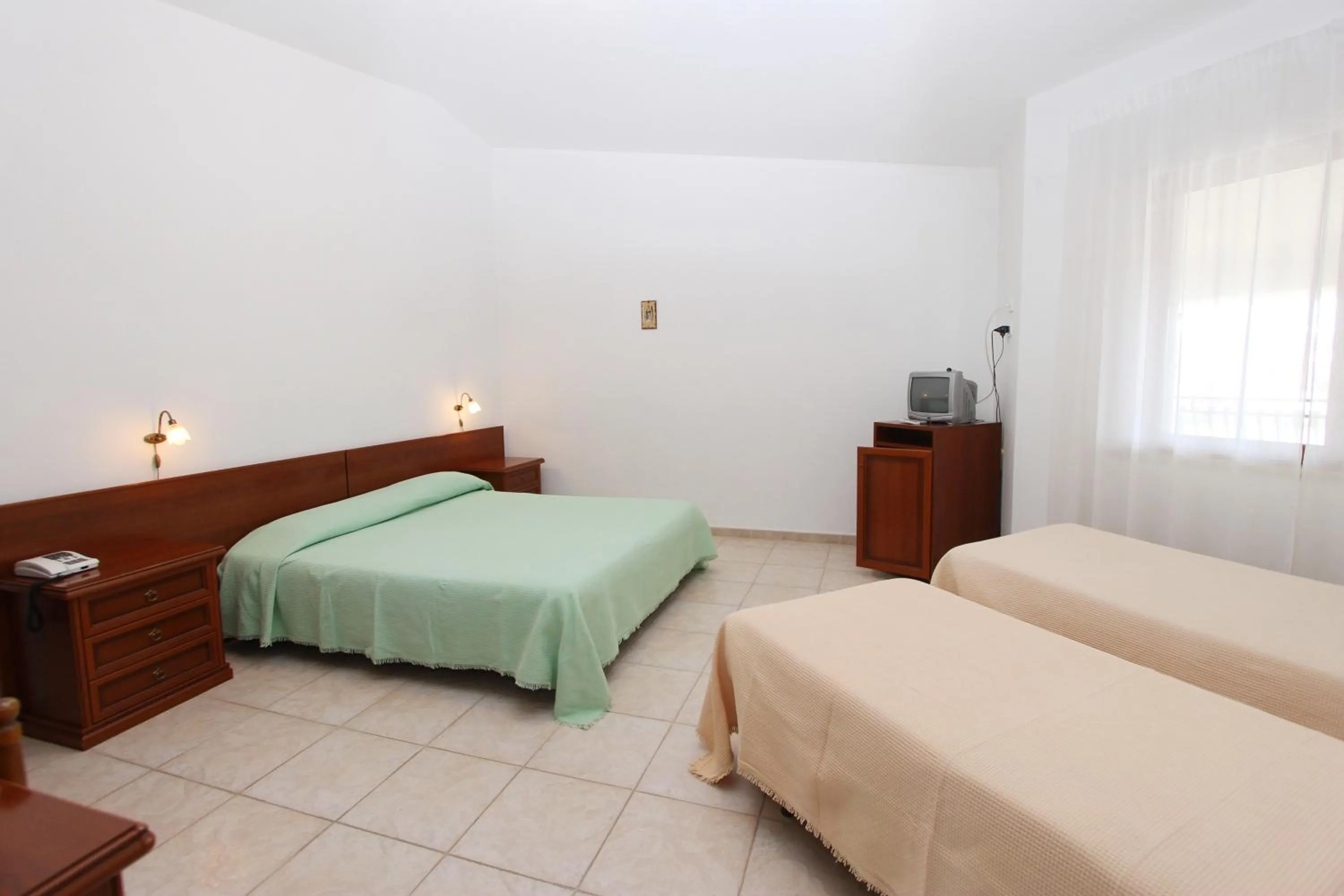 Photo of the whole room in Castelvetere Hotel