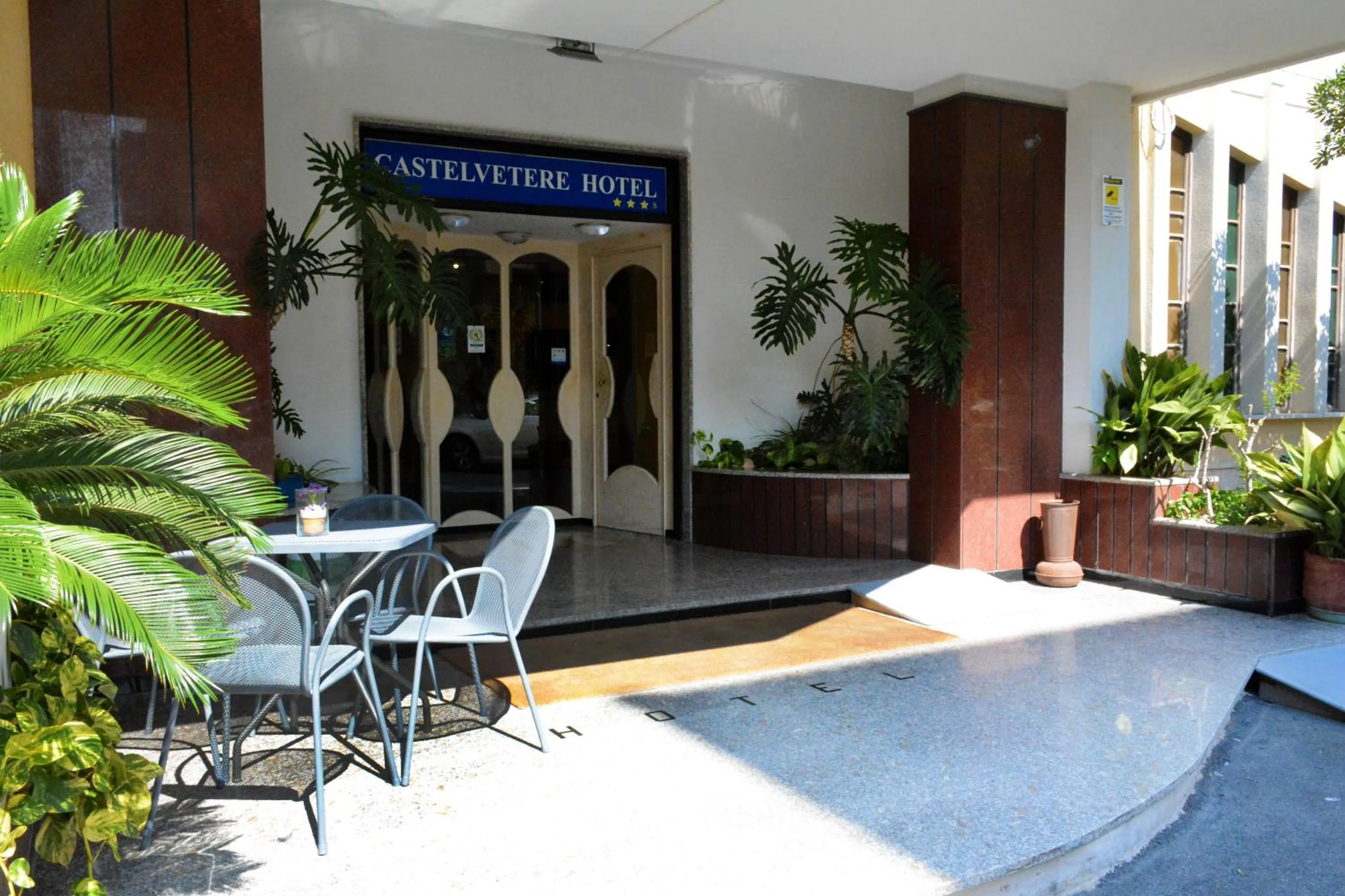 Facade/entrance in Castelvetere Hotel