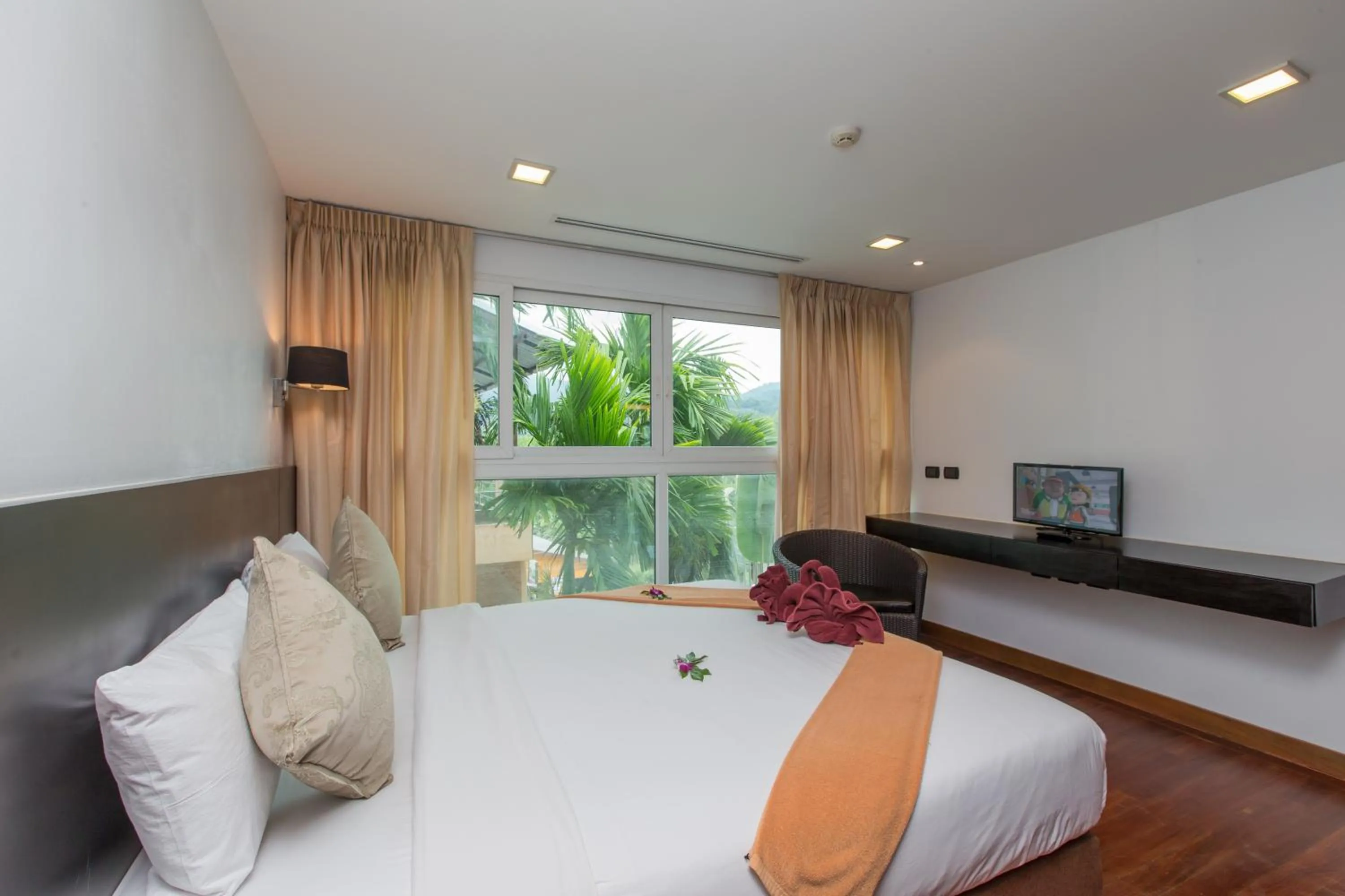 Bed in The Palms, Kamala Beach - SHA Extra Plus