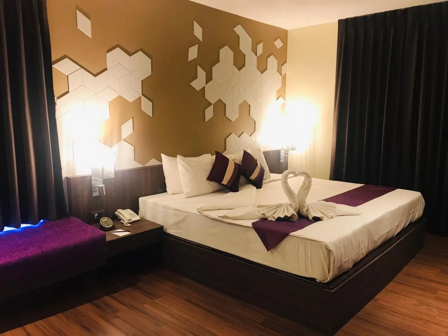 Bed in Paradiso Boutique Suites