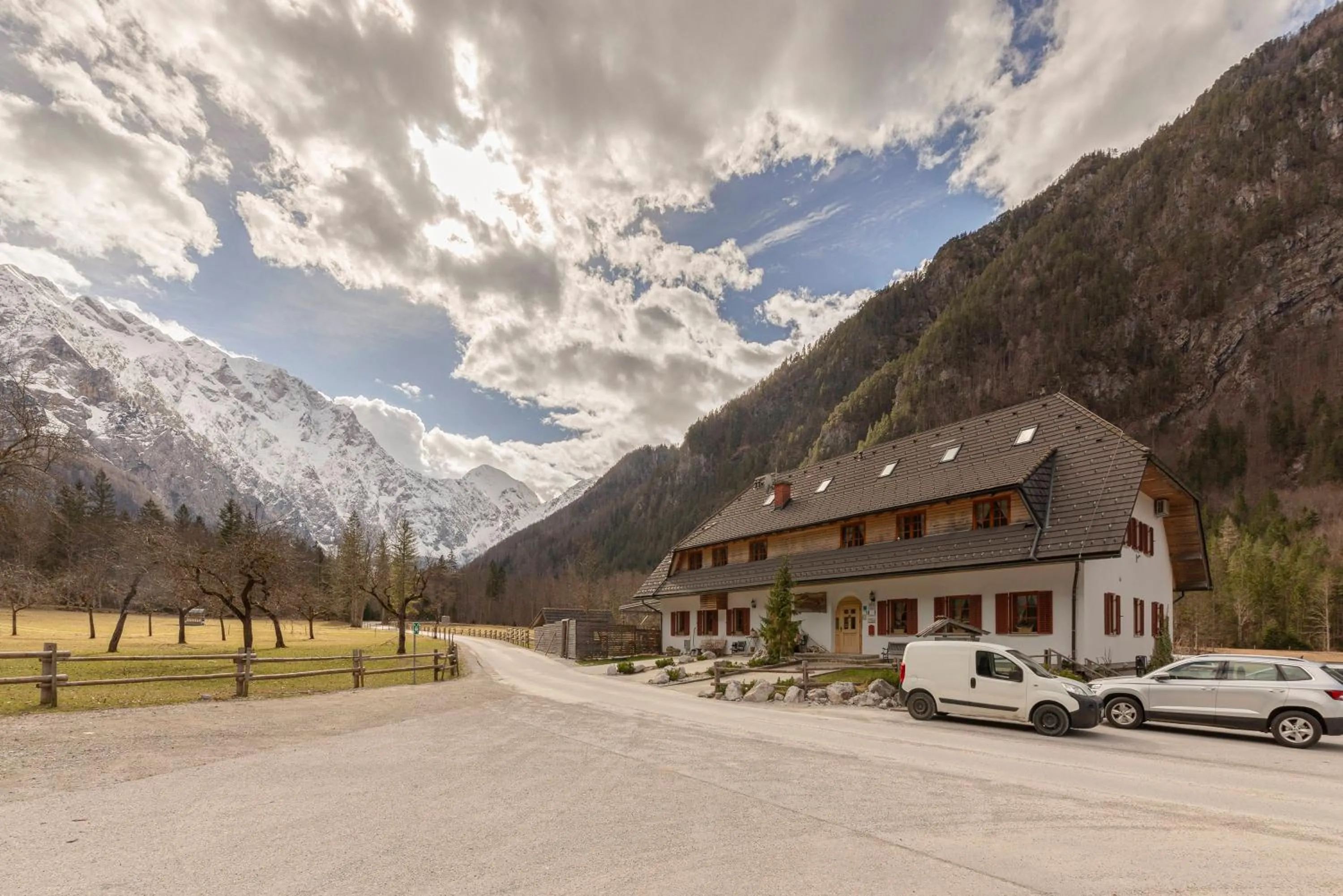 Property building in Hiša Ojstrica