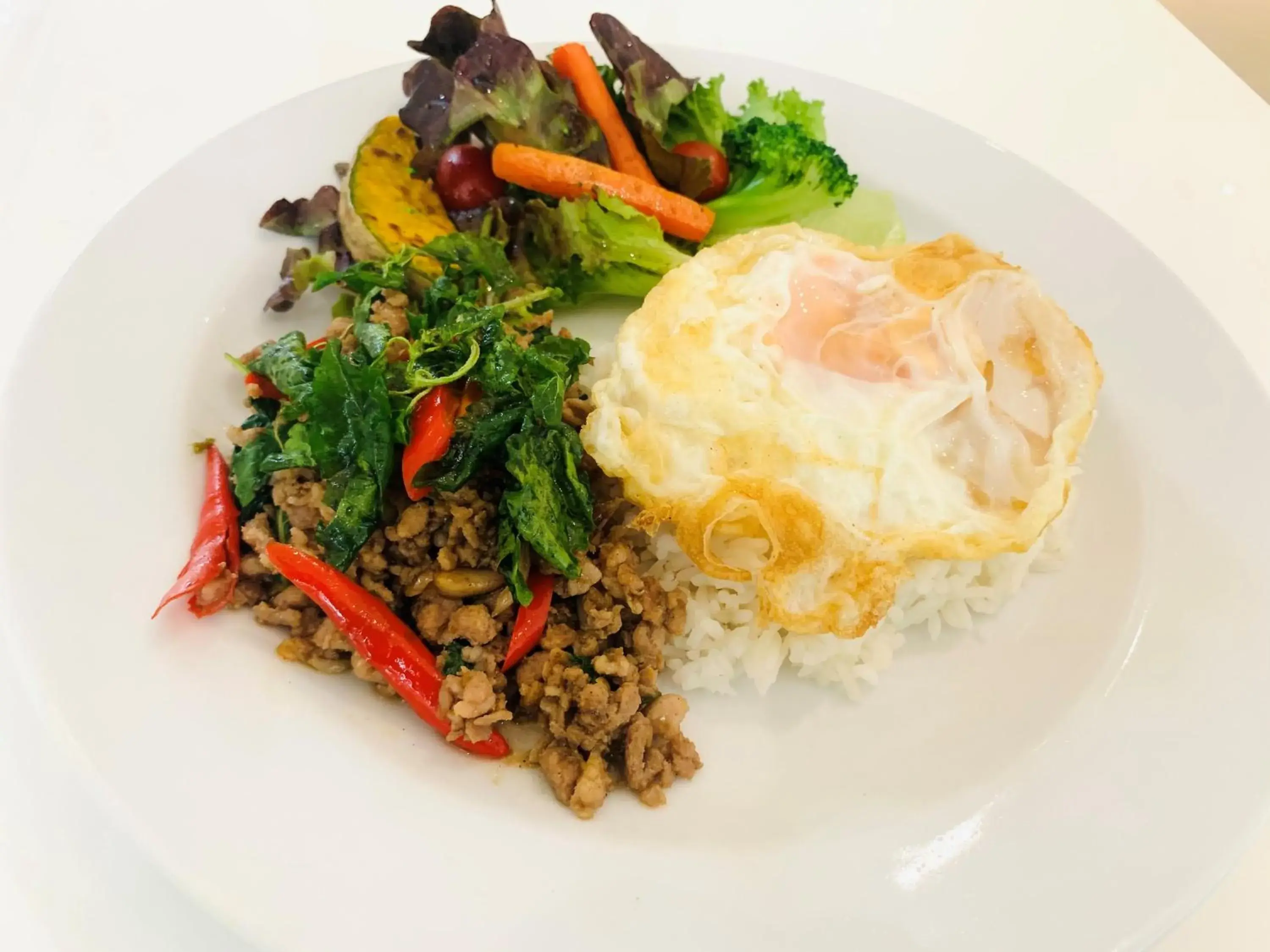 Food and drinks in Royal View Resort - Rang Nam Food and drinks in Royal View Resort - Rang Nam