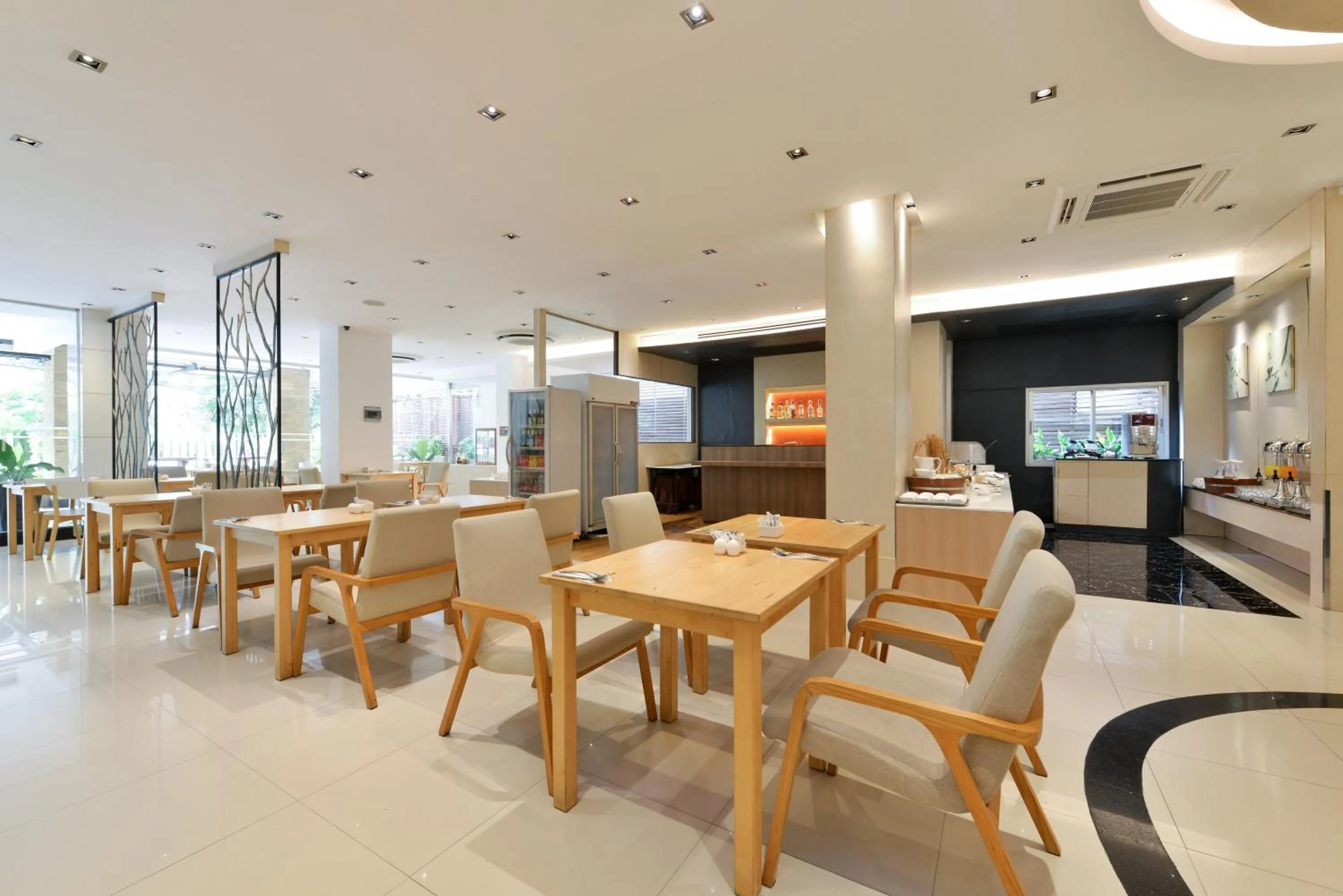 Restaurant/places to eat in Royal View Resort - Rang Nam