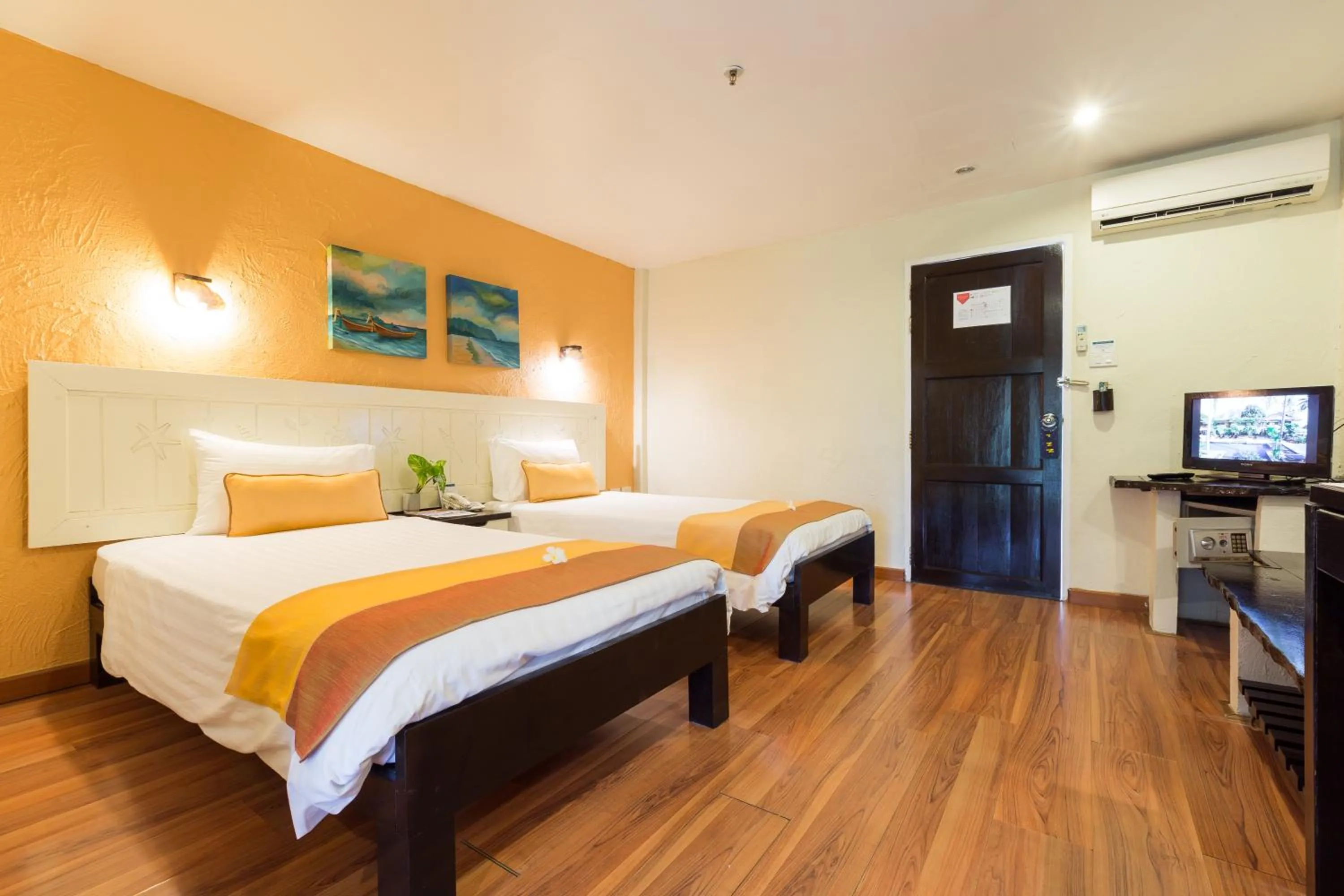 Bed in Vacation Village Phra Nang Inn - SHA Extra Plus