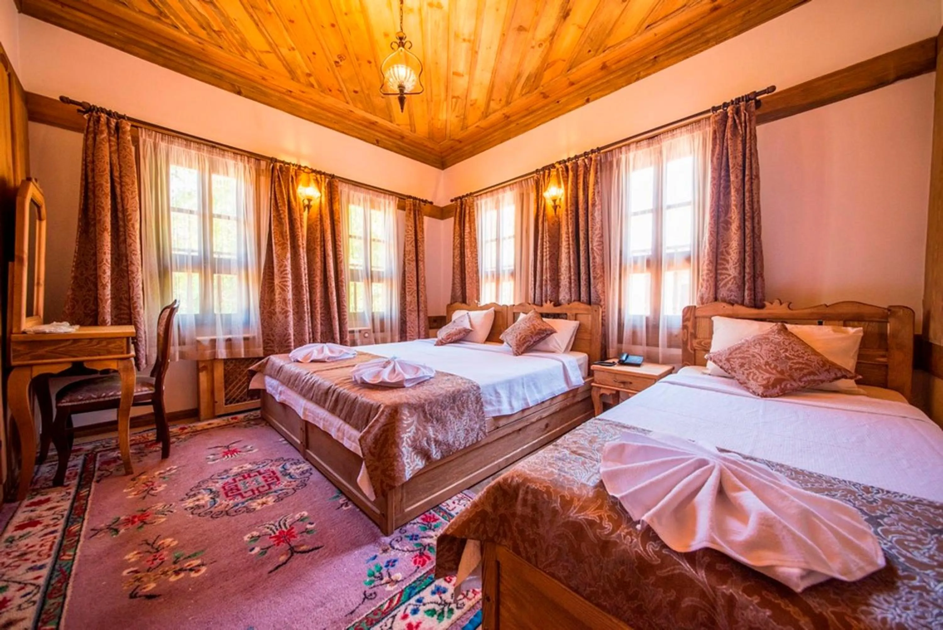 Decorative detail, Bed in Akbulut Konak