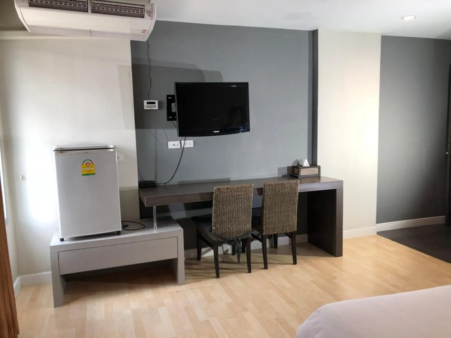 Dining area in Paragon Inn