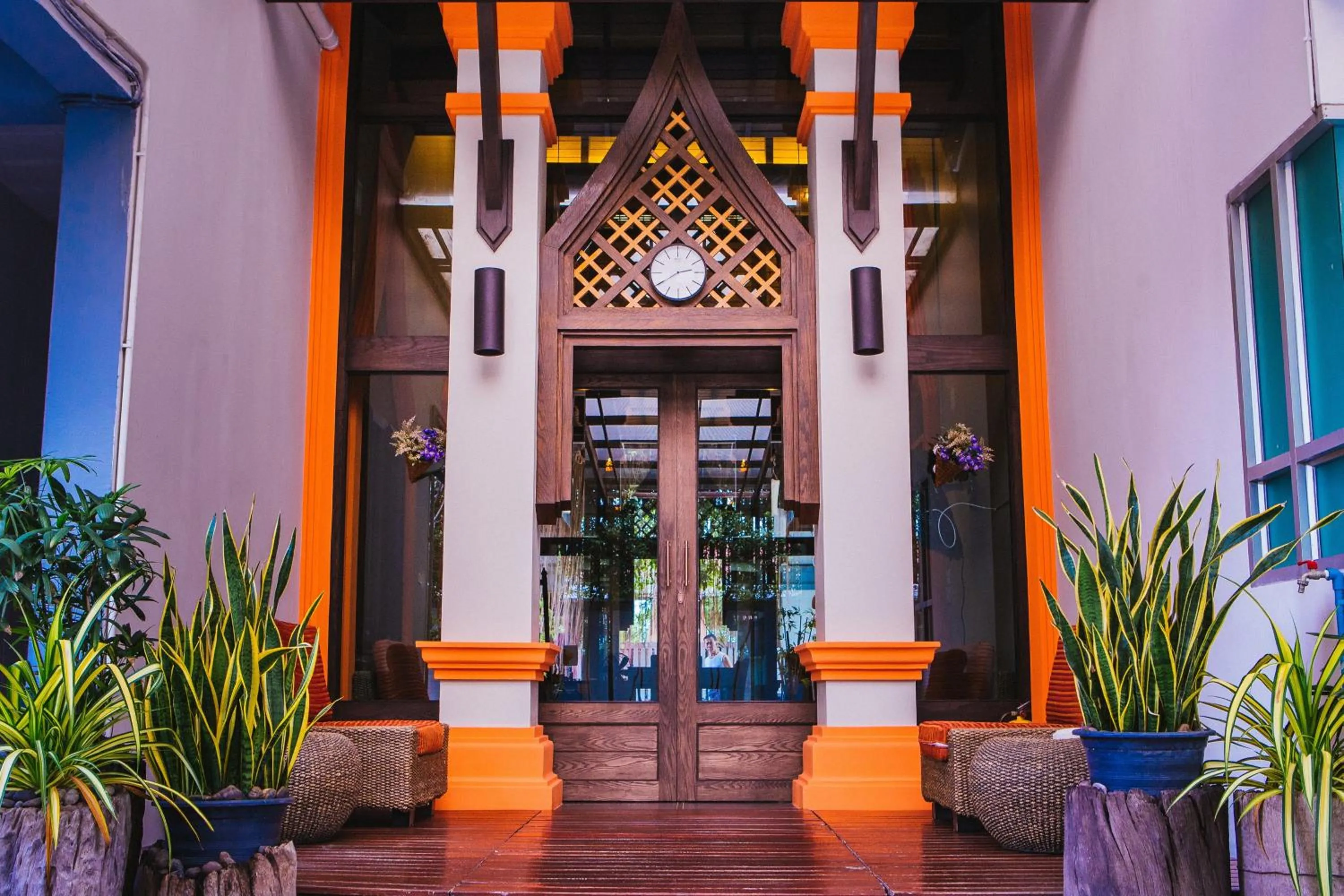 Decorative detail in Paragon Inn