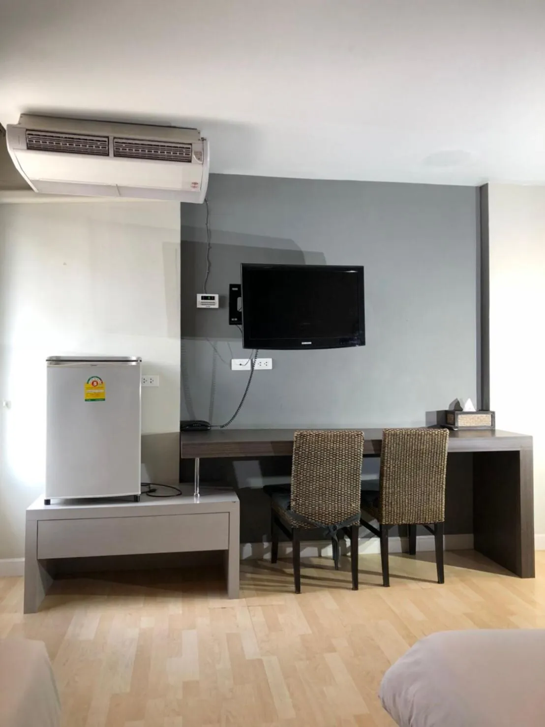 Dining area in Paragon Inn