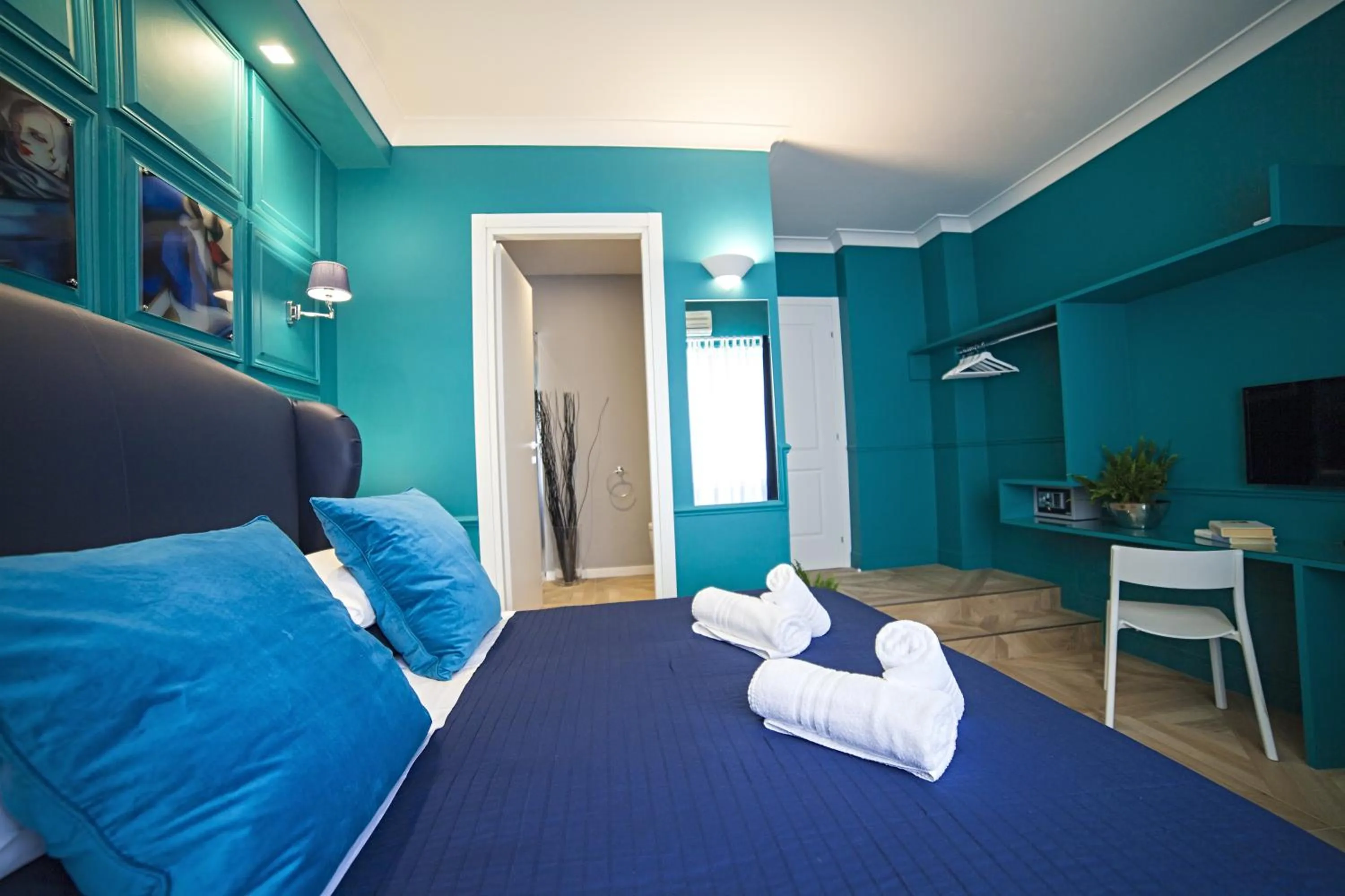 Photo of the whole room, Bed in Vatican Luxury Home